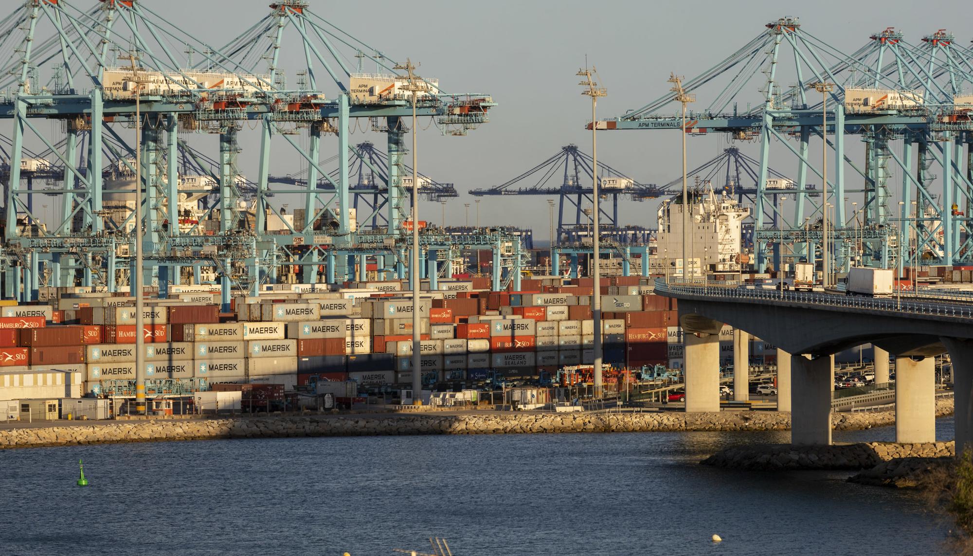 Containers Maersk puerto Algeciras