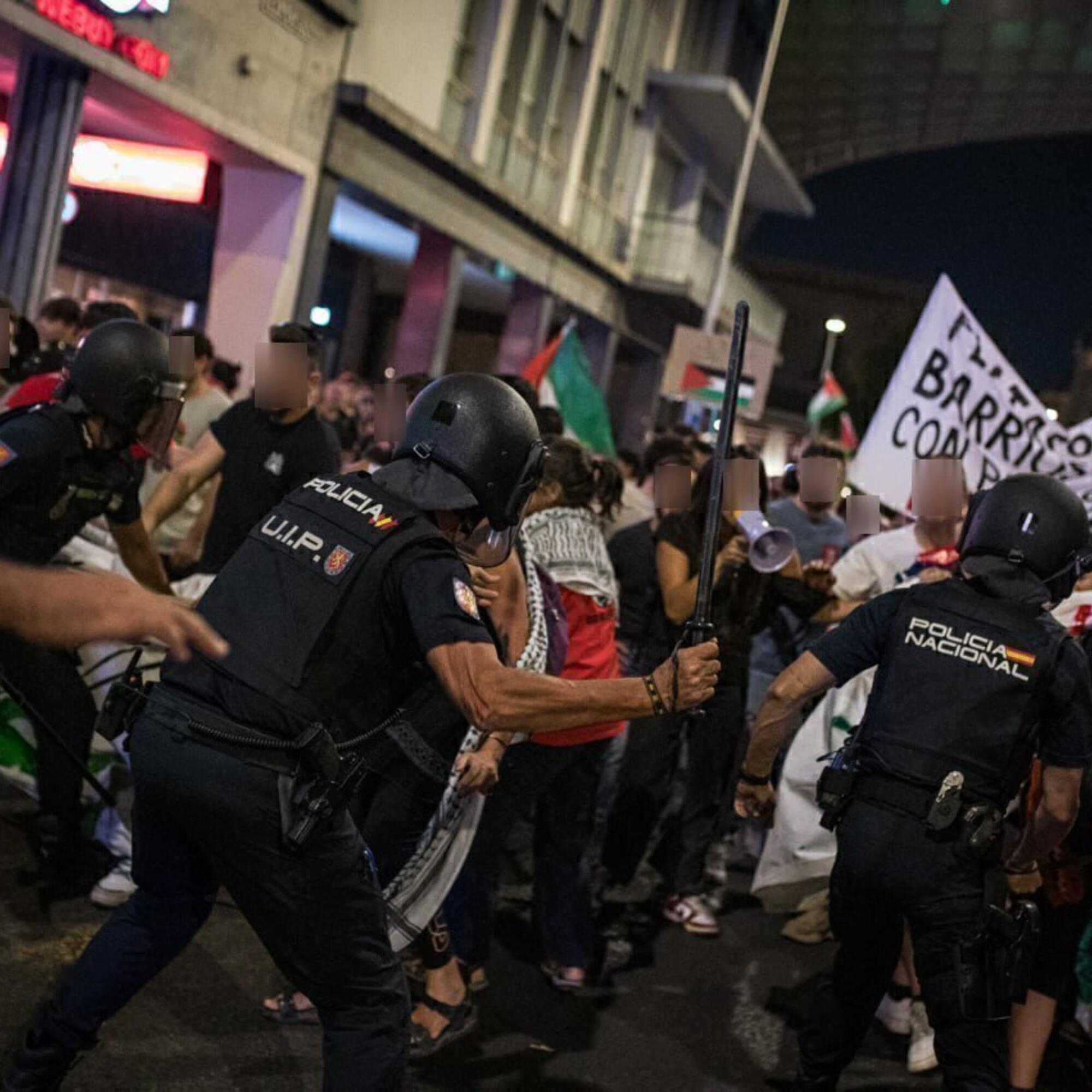 Policia Sevilla Pixelada