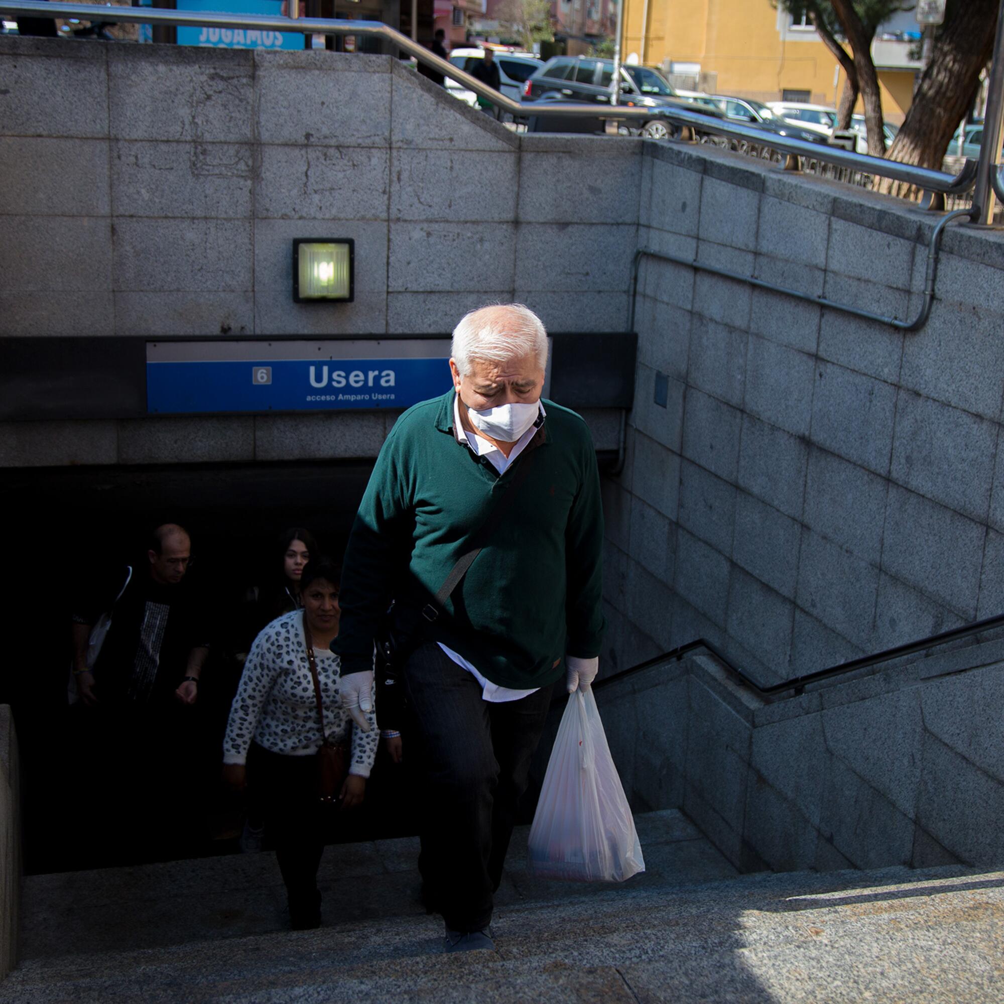Coronavirus y mascaras en Usera Madrid 04