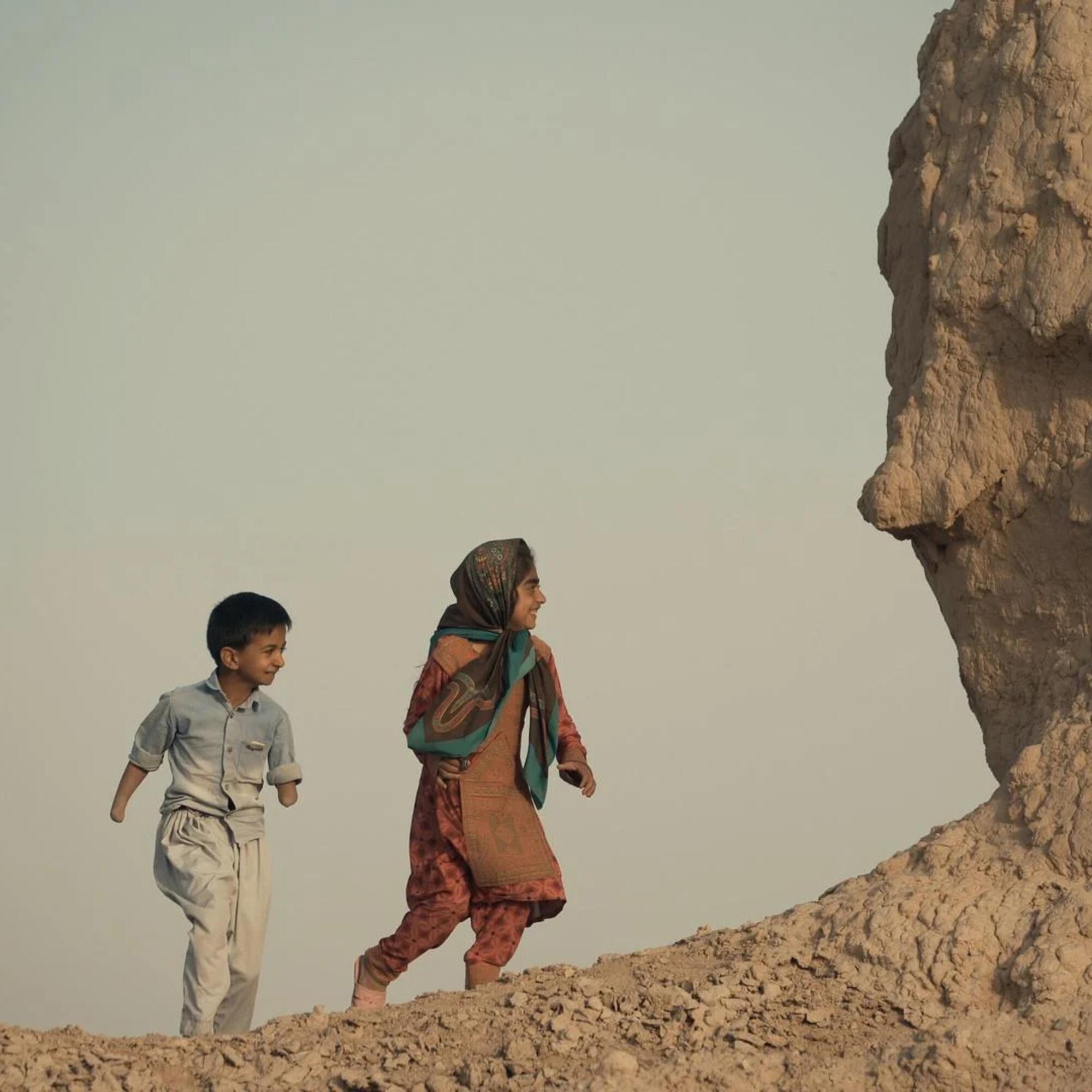 Water Wind and Dust Película