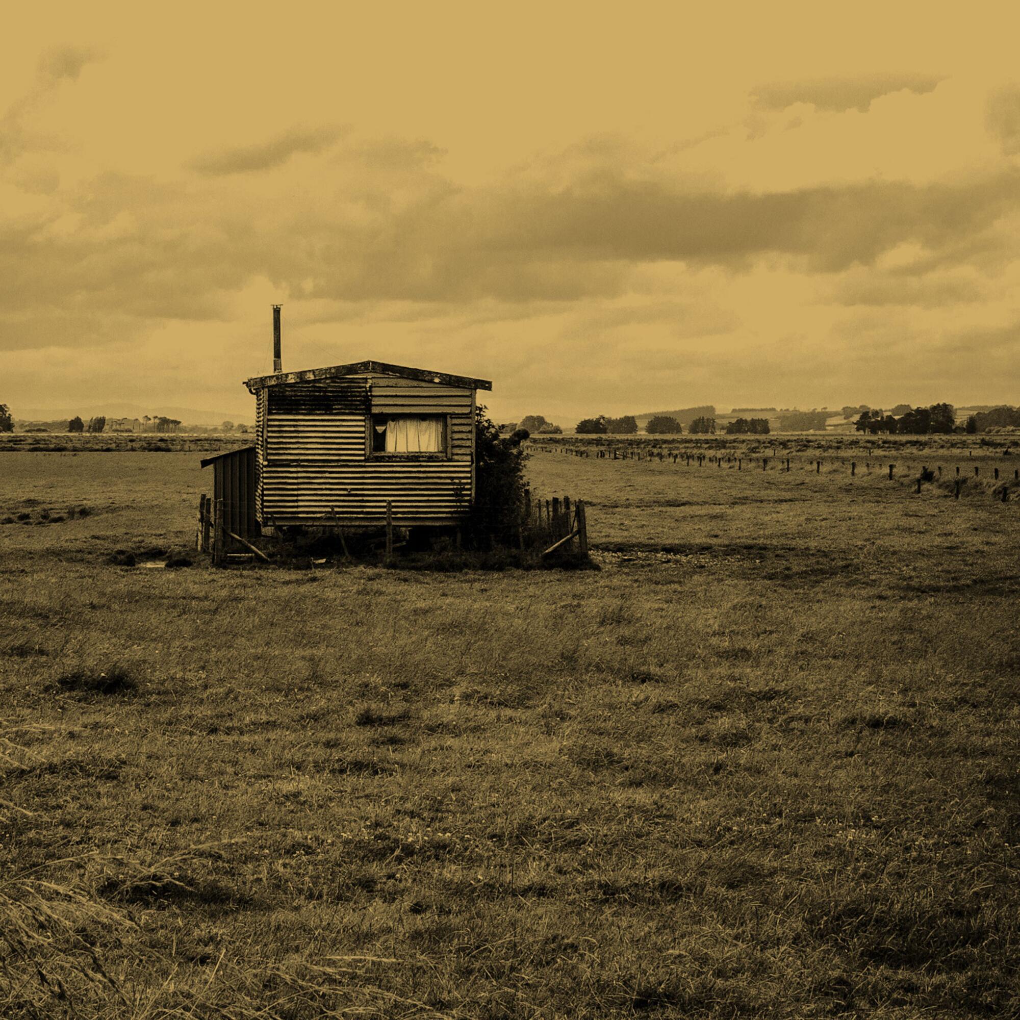 Cubierta de la novela ‘La puta Margarita y otras flores de mi pueblo’, de Cristina Armunia Berges