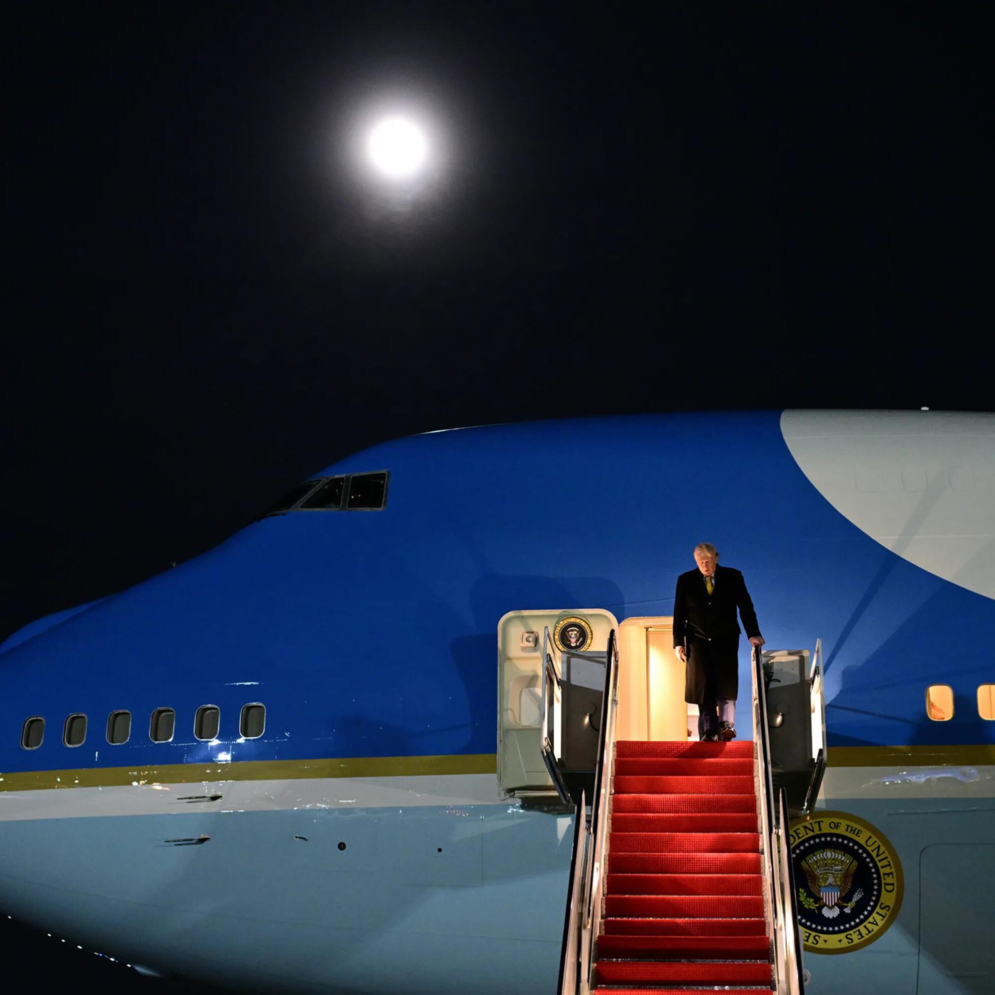 Trump Air Force One 01-2026