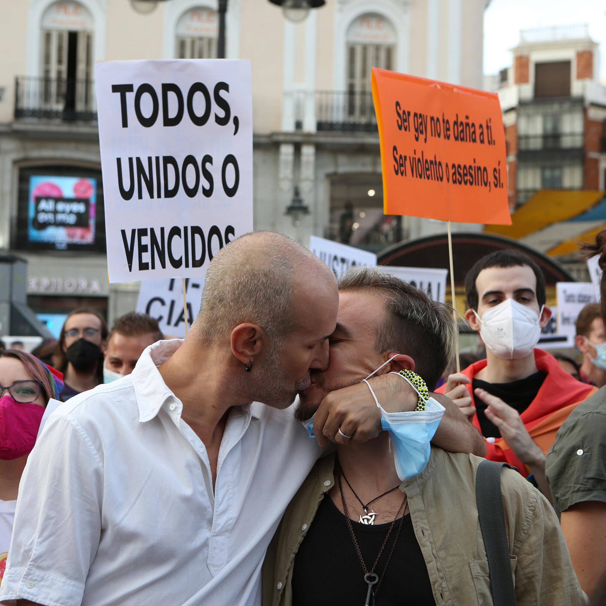 Concentración en Sol de colectivos LGTBI contra los ataques homófofos el 11 de sptiembre - 2