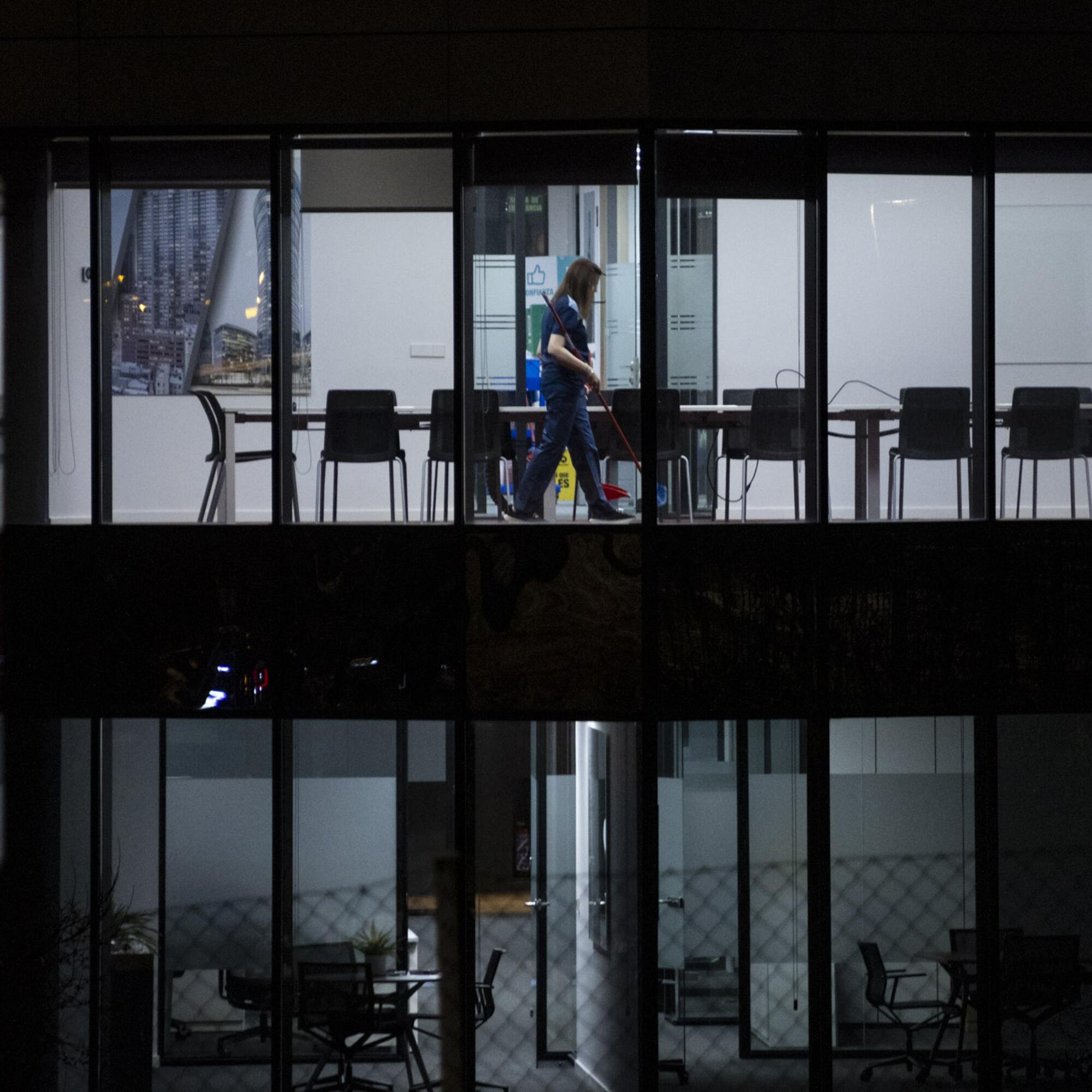 Limpiadora oficinas noche - 2