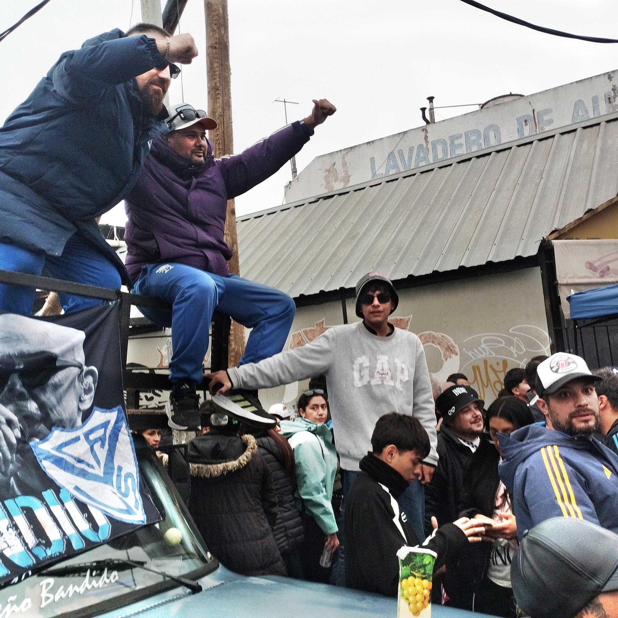 Despedida multitudinaria del Indio Solari.