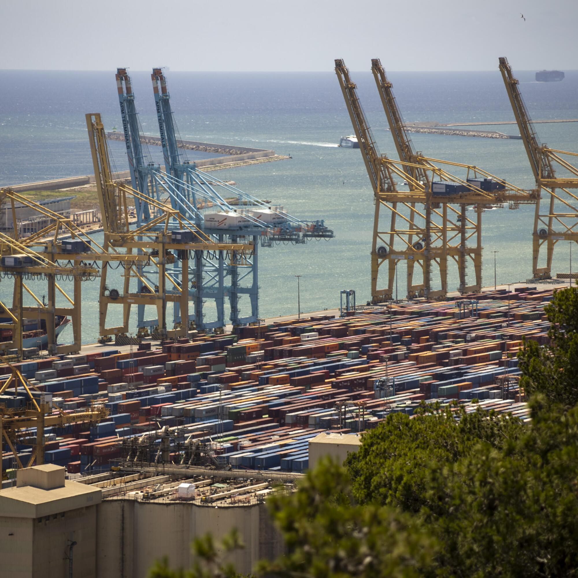 Barcelona puerto contenedores
