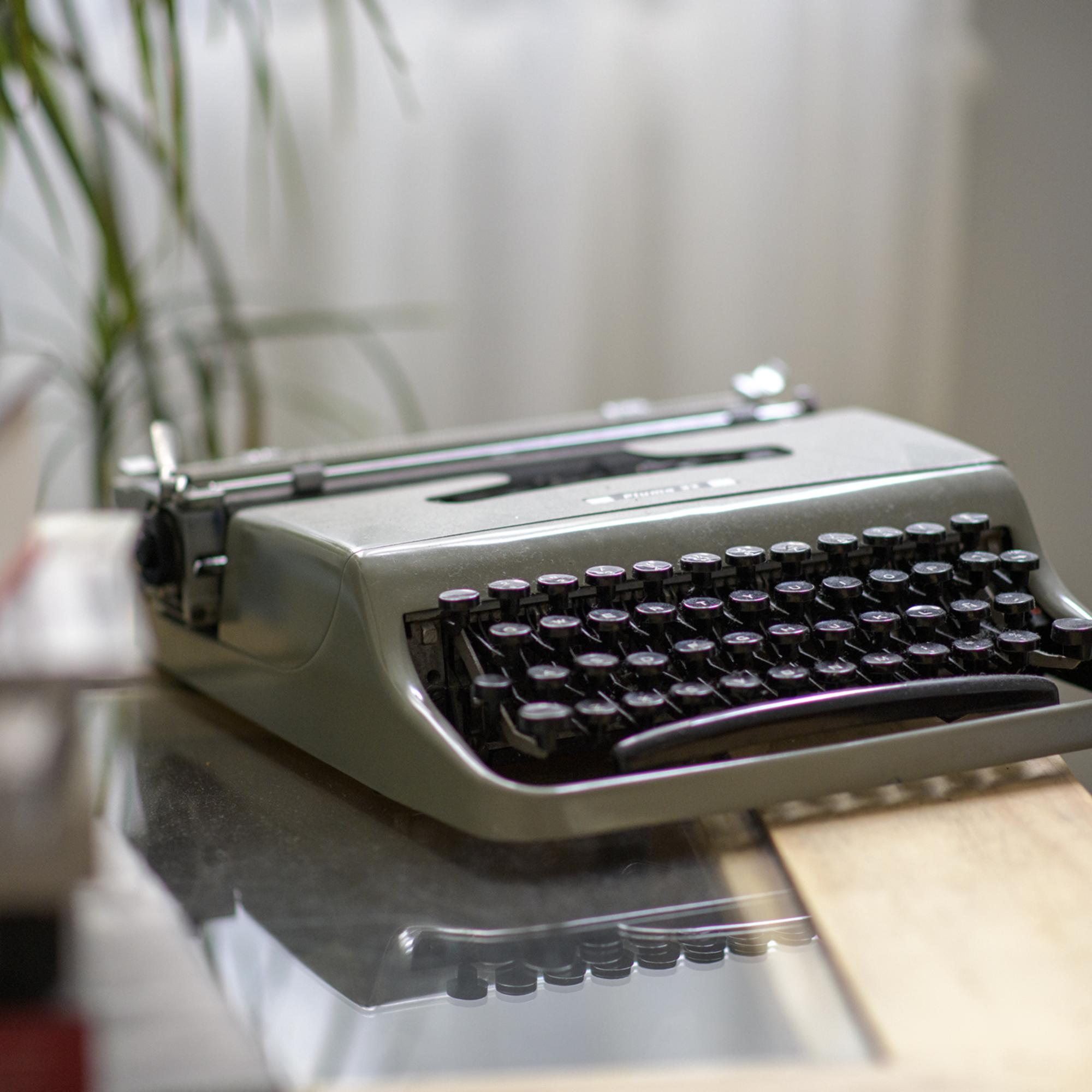 Máquina de escribir Hispano Olivetti