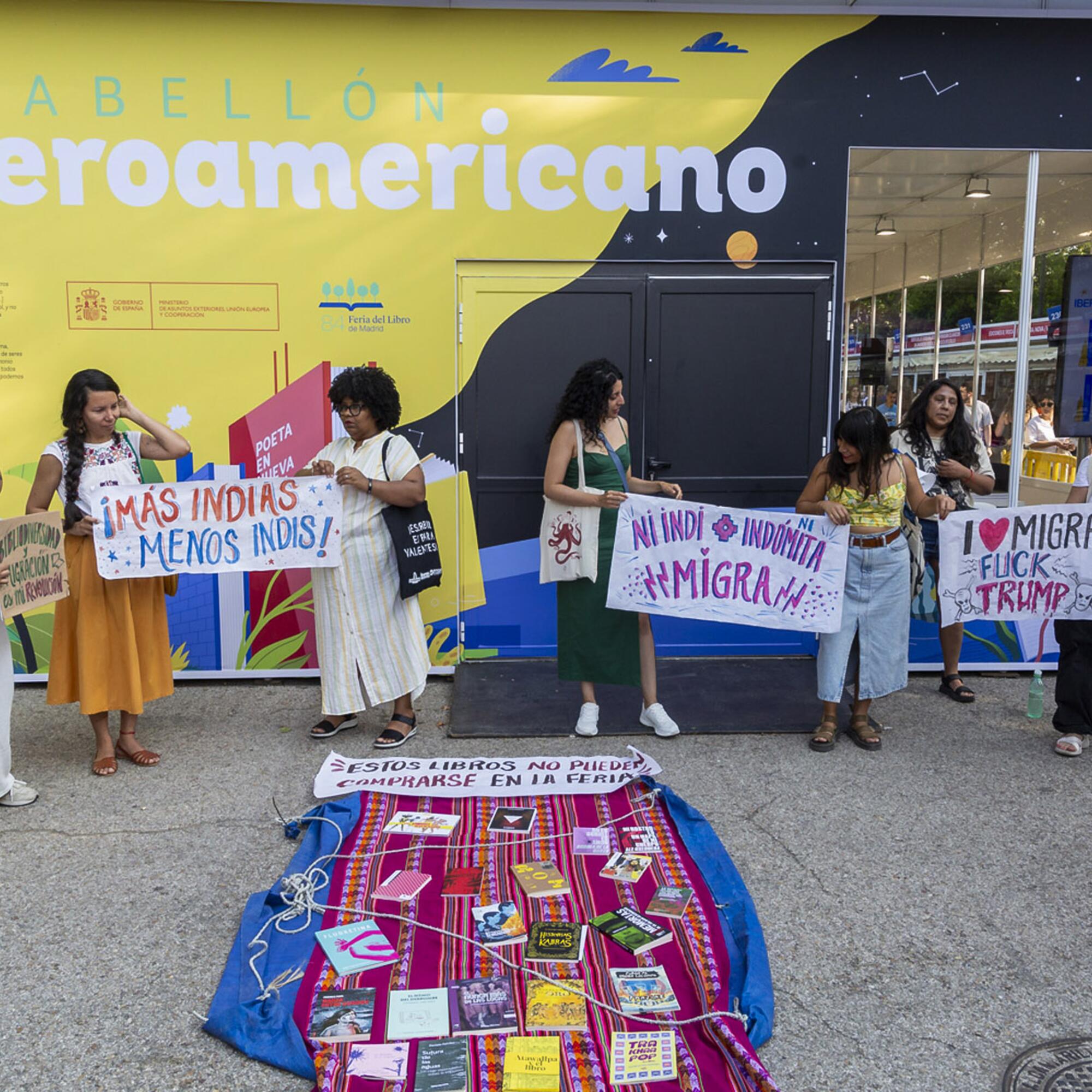 Acción anticolonial Feria del Libro  - 2