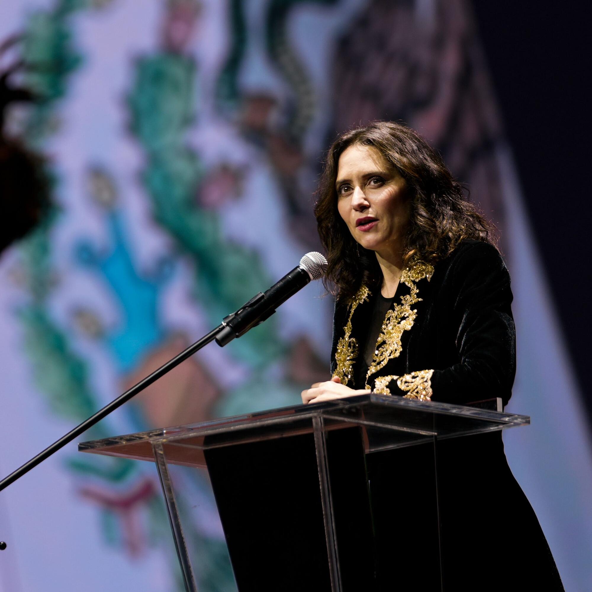 Ayuso prensa México