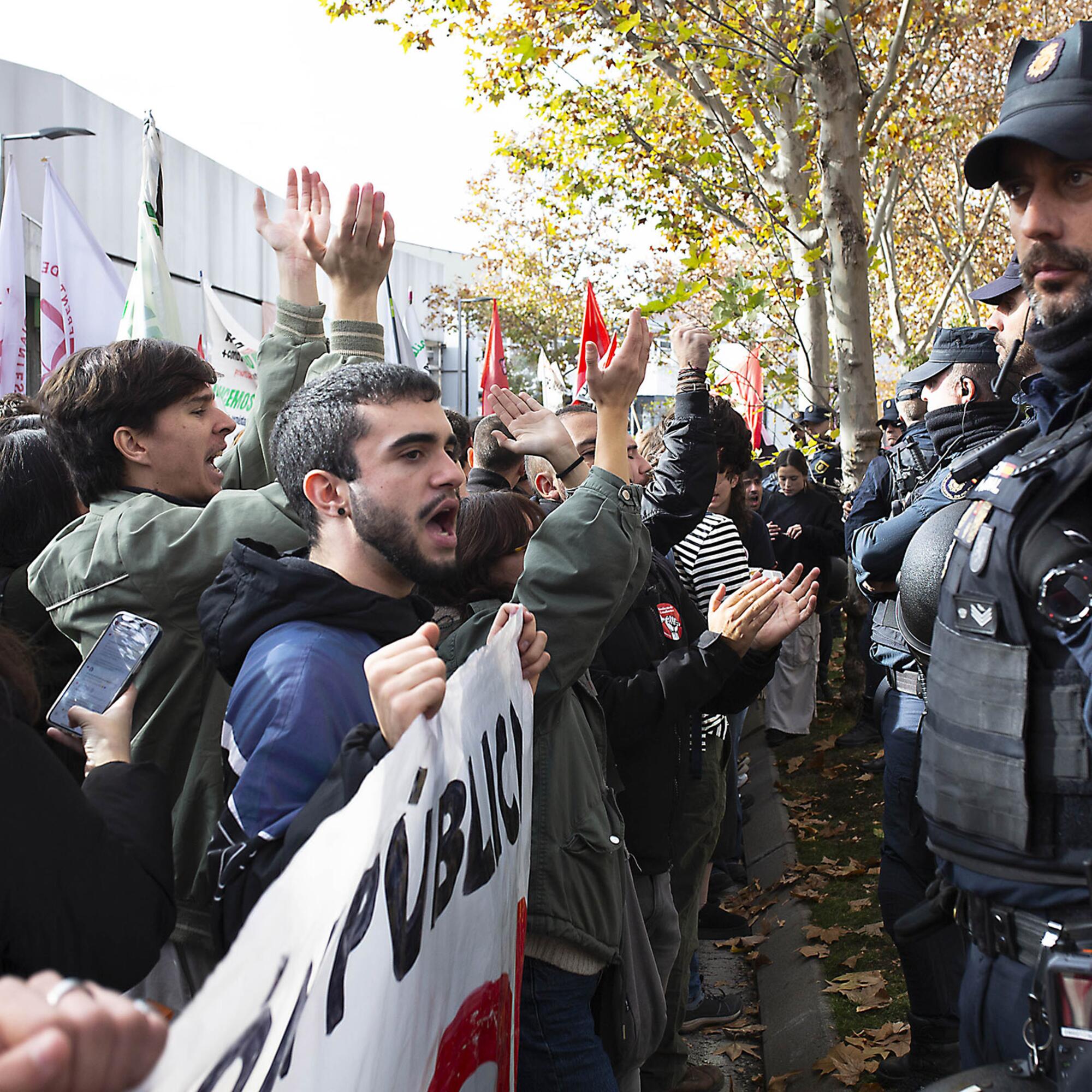 Concentración Universidad Pública Asamblea de Madrid - 3