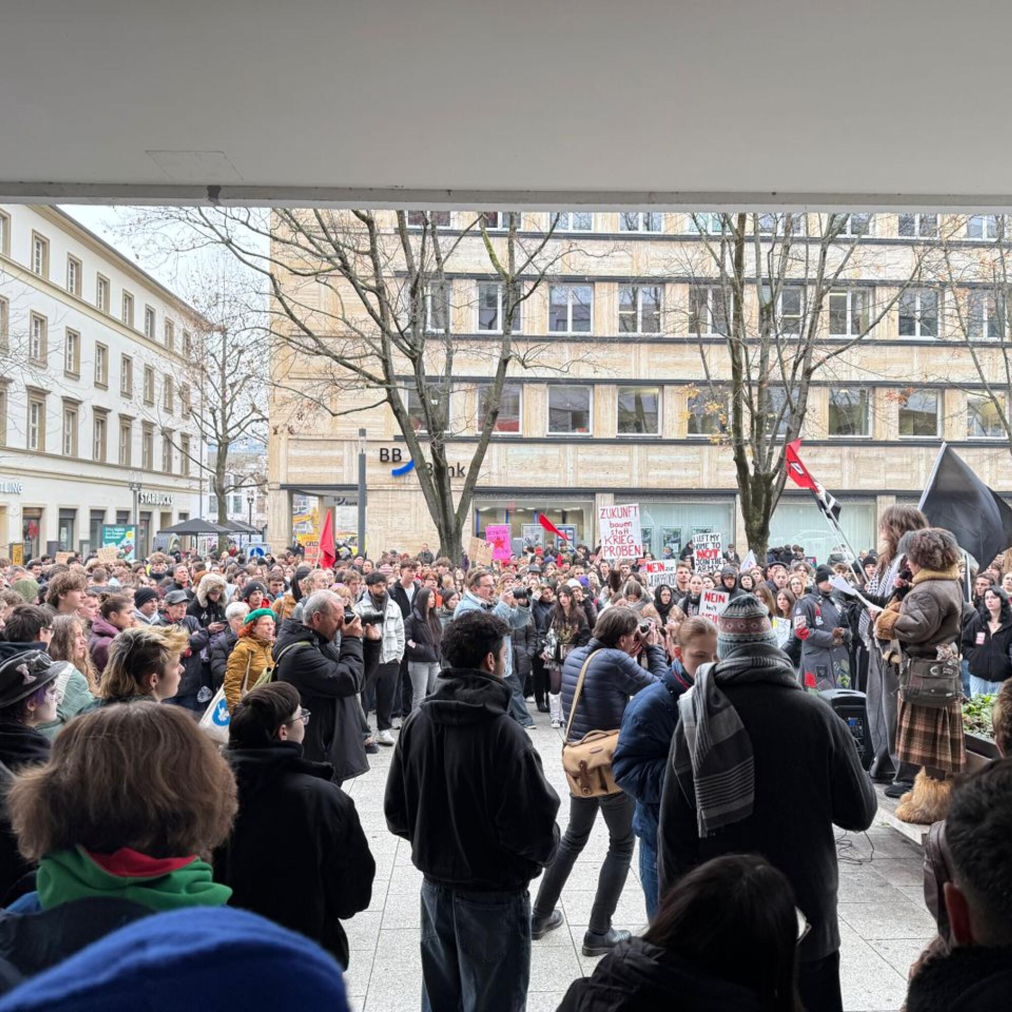 Manifestación en contra el servicio militar Alemania -1