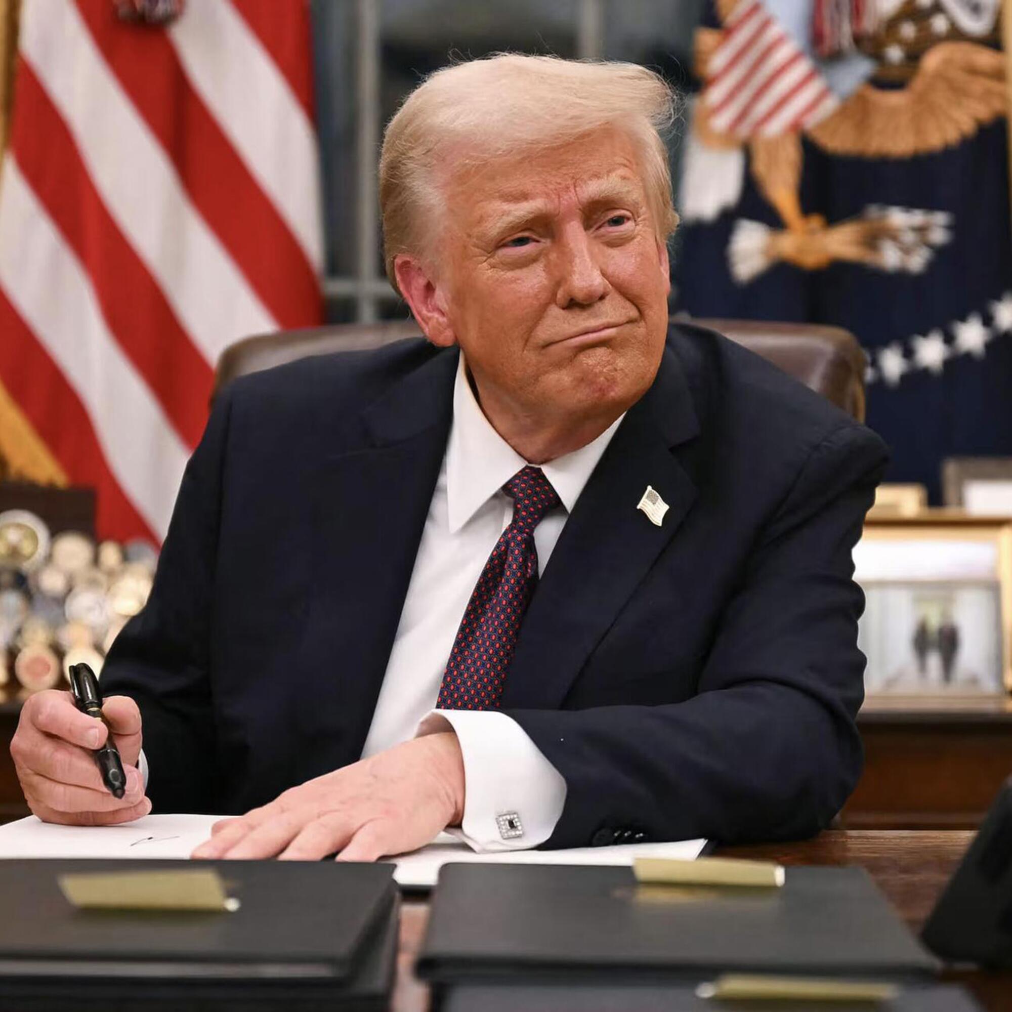 Donald Trump Cesar Rojo