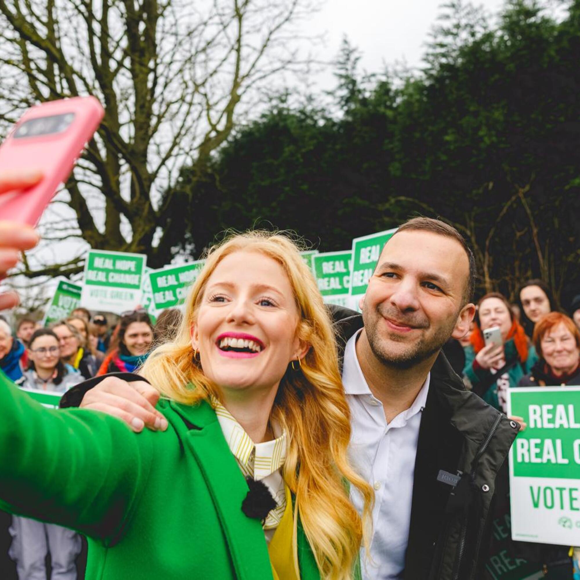 Hannah Spencer y Zack Polanski, del Green Party británico