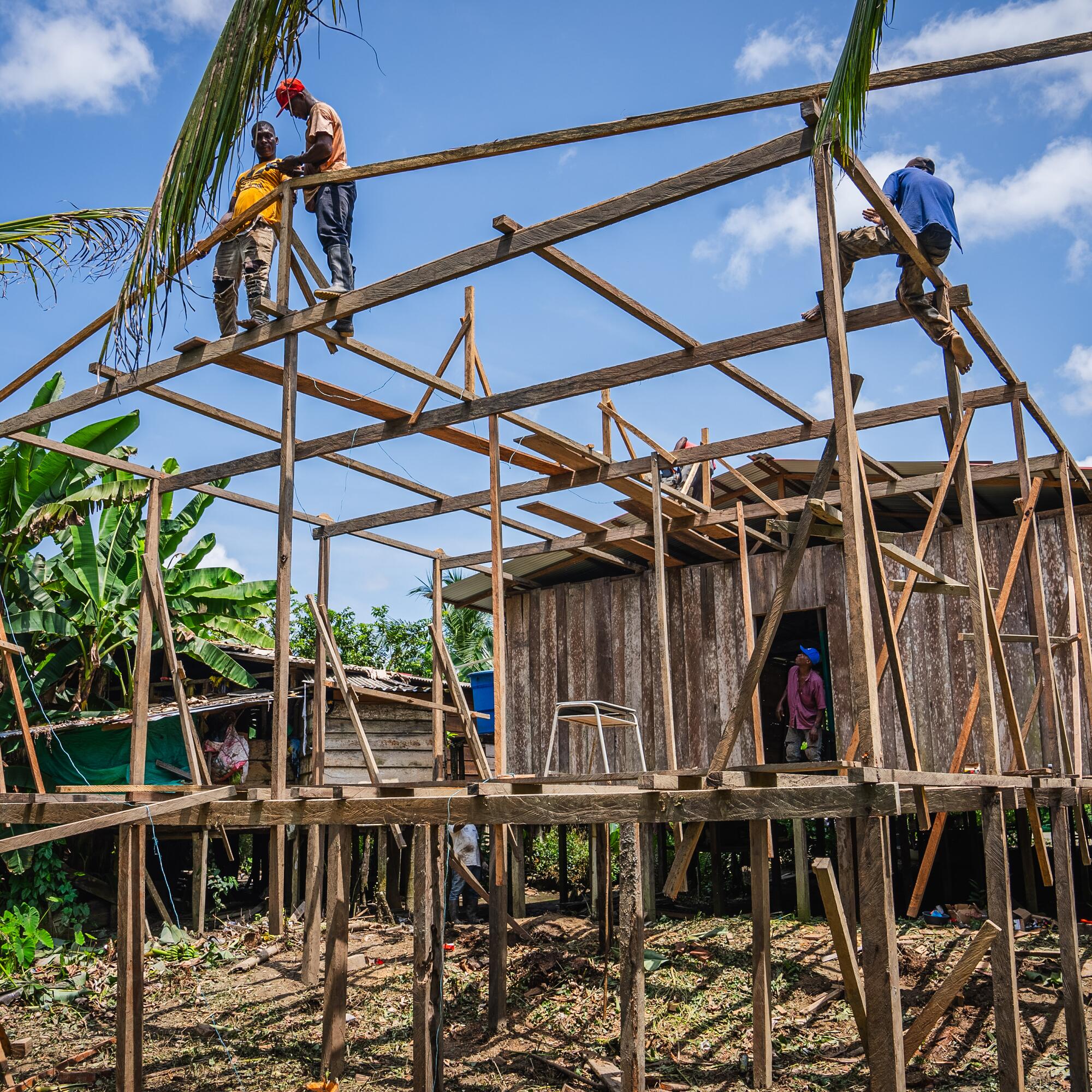 Construcción de Refugio Humanitario en Raposo, Buenaventura (Colombia)