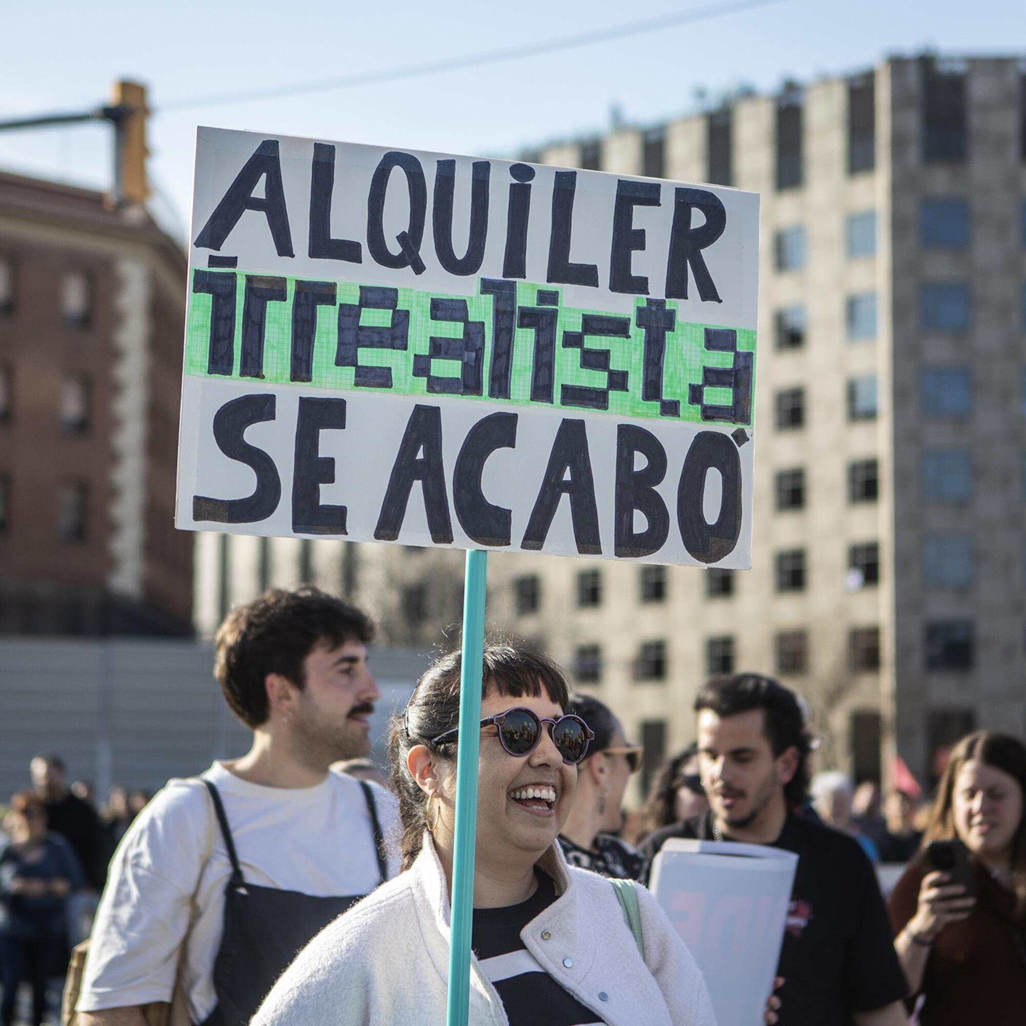 Más de 100.000 personas se manifestaron el pasado 5 de abril en Barcelona por el derecho a la vivienda dentro de la movilización estatal en más de 40 ciudades.