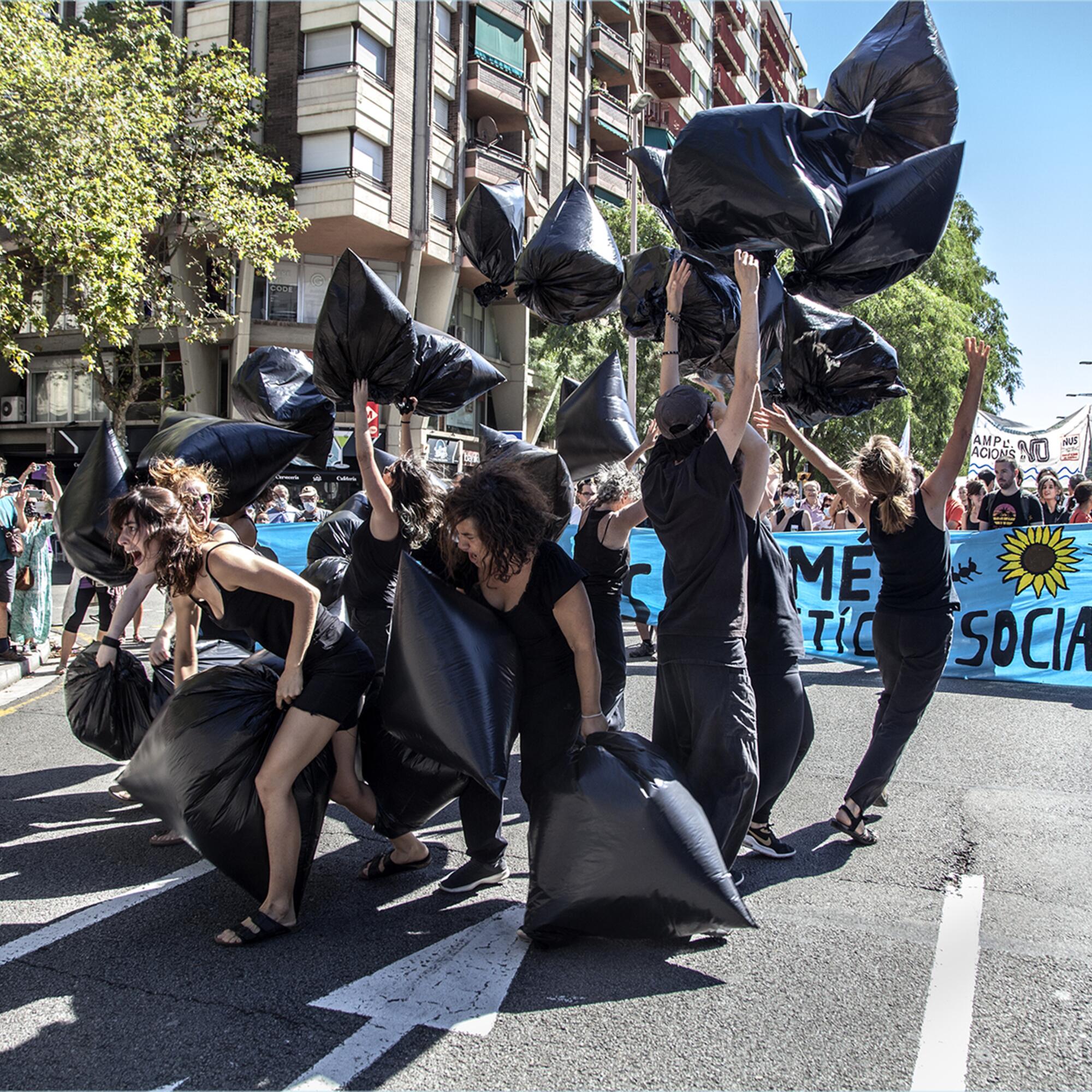 Sindicat de Llogaters protesta contra la ampliación del aeropuerto de El Prat.