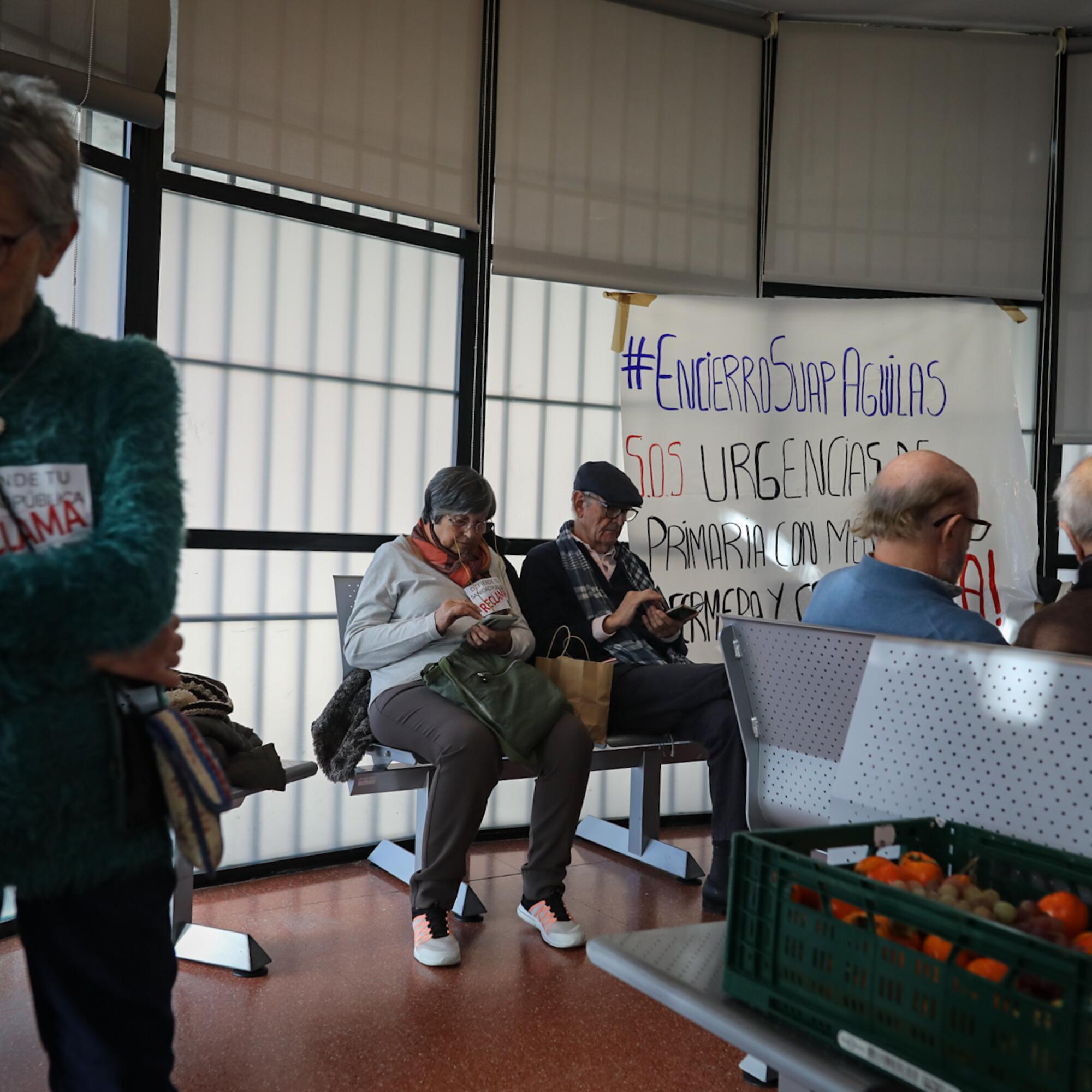 Ocupación Centro de Salud Las Aguilas - 10