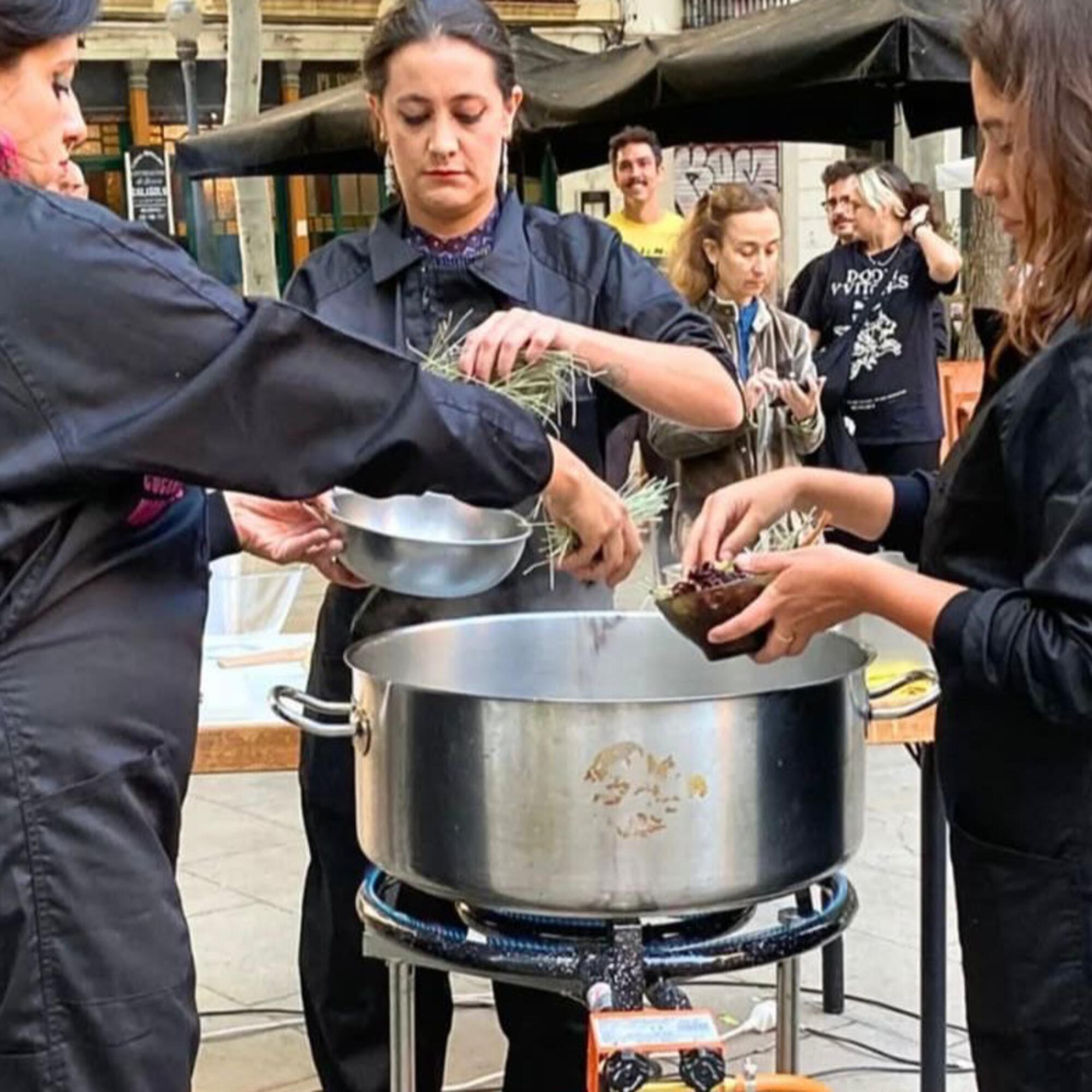 Mujeres cocinando