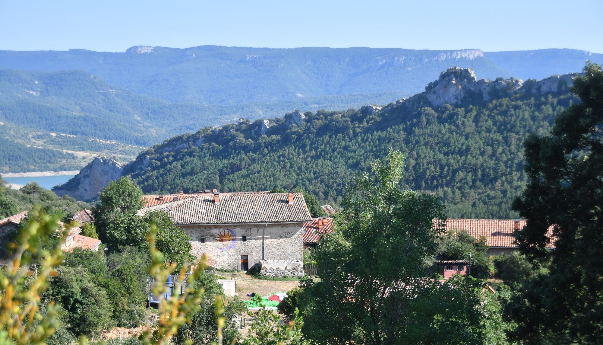 El pueblo ocupado de Lakabe en Navarra.