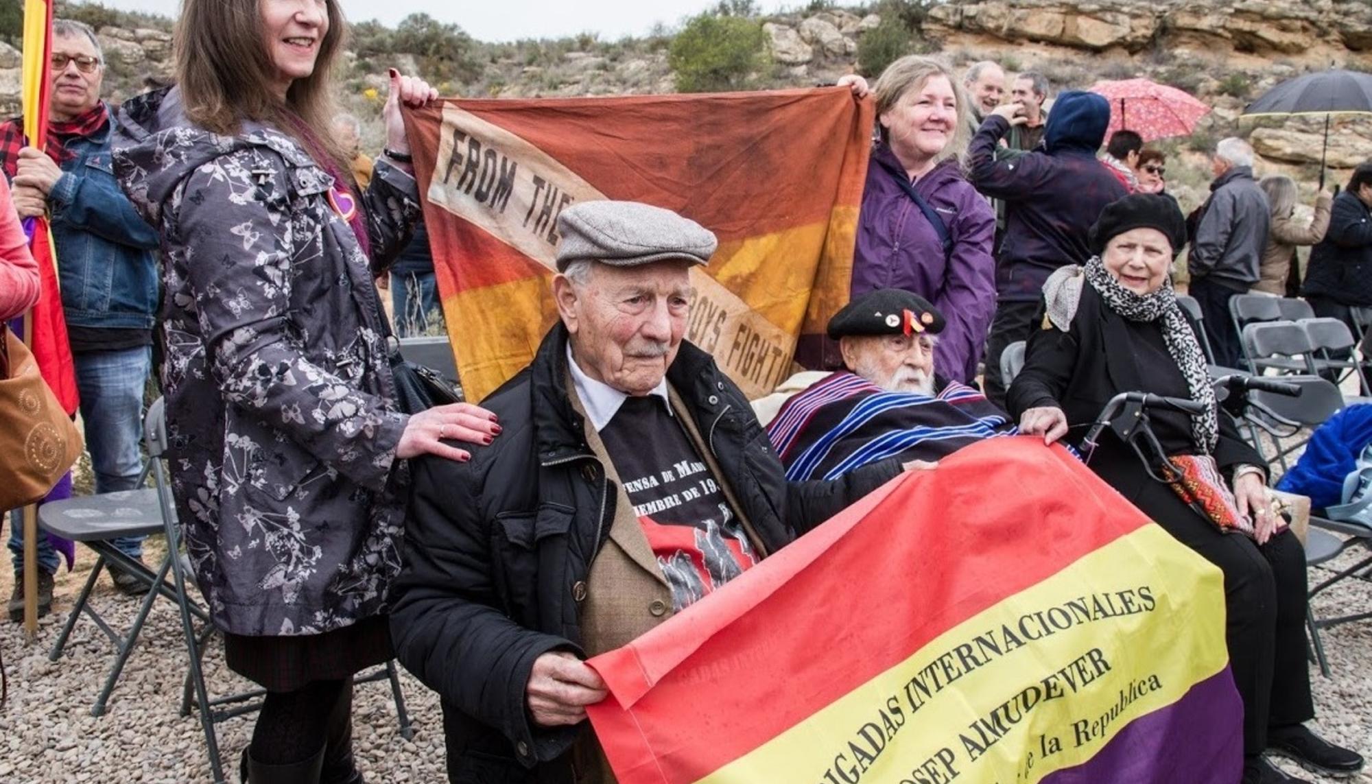 Virgilio Fernández con el último brigadista entre nosotros, Josep Almudever