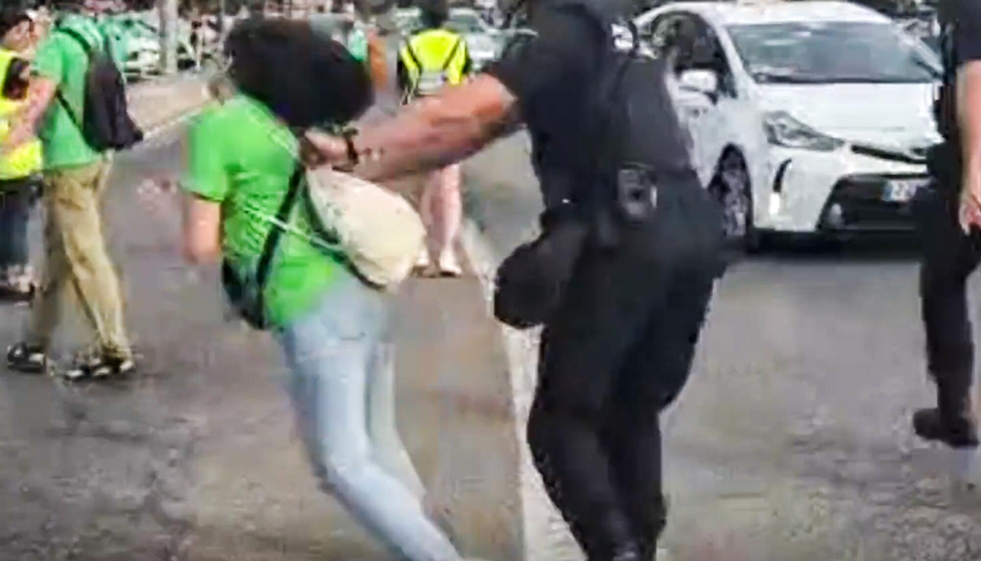 Agresión policia valencia