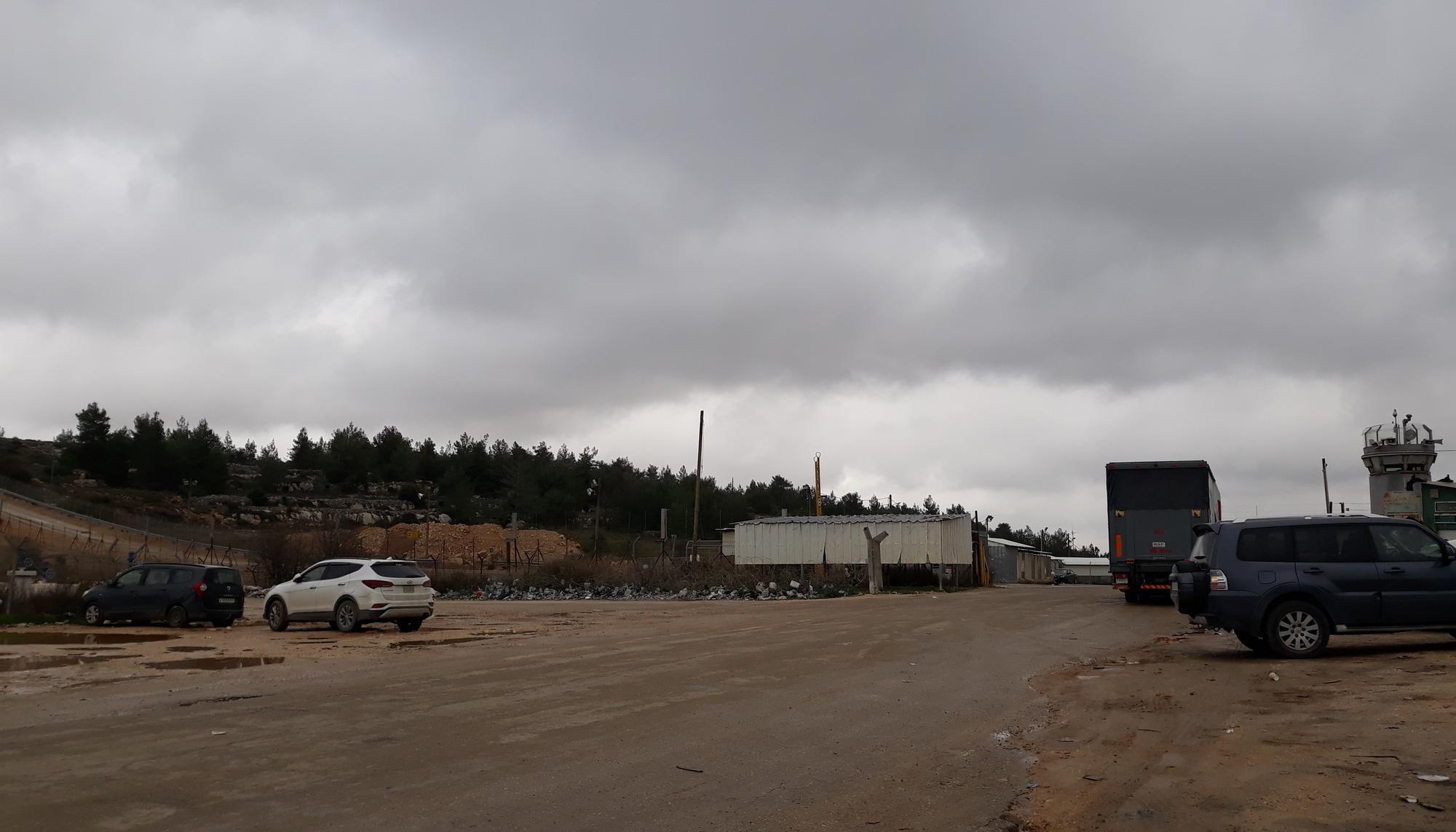 Entrada al complejo militar israelí de Ofer, en Territorio Palestino Ocupado, donde se encuentra uno de los tribunales militares