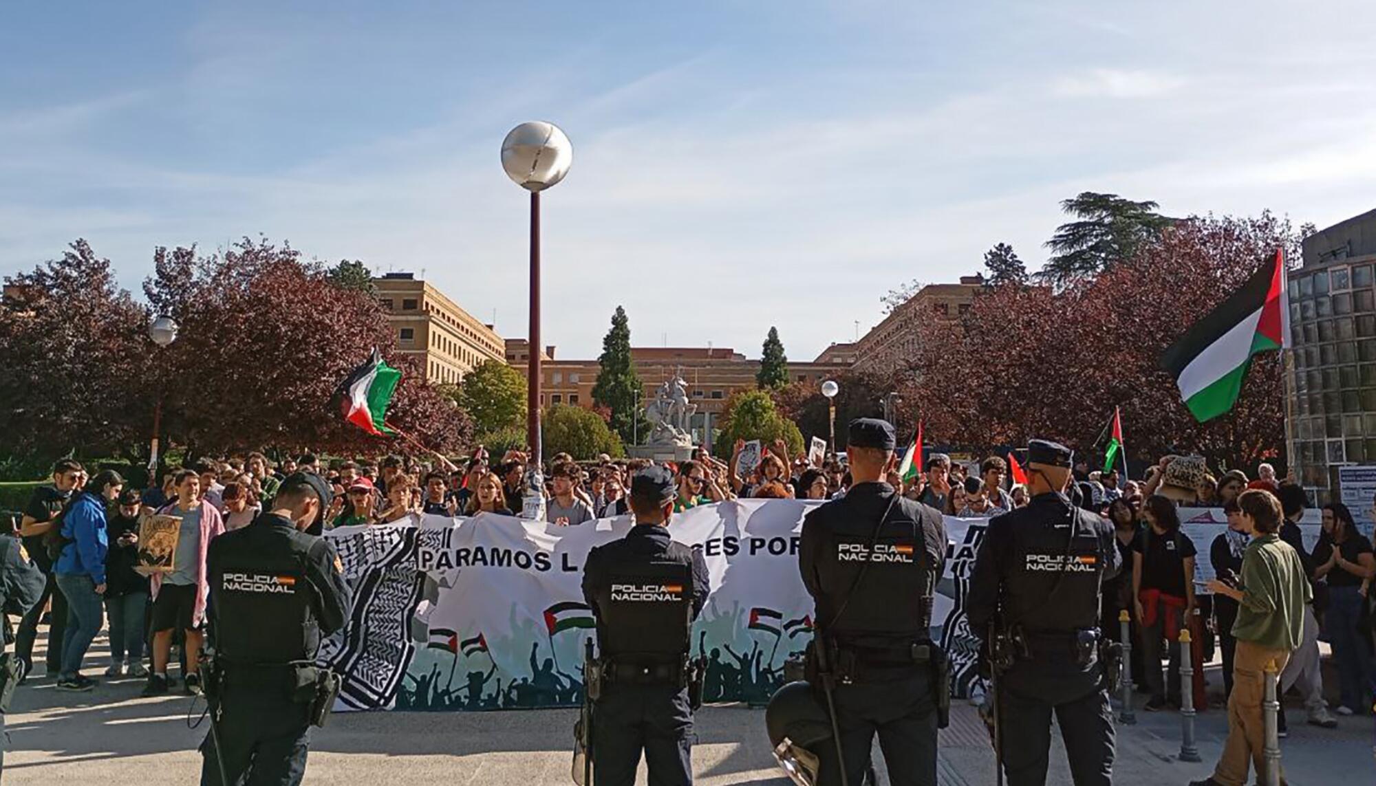 Manifestación de estudiantes en la Universidad Complutense de Madrid el 15 de octubre