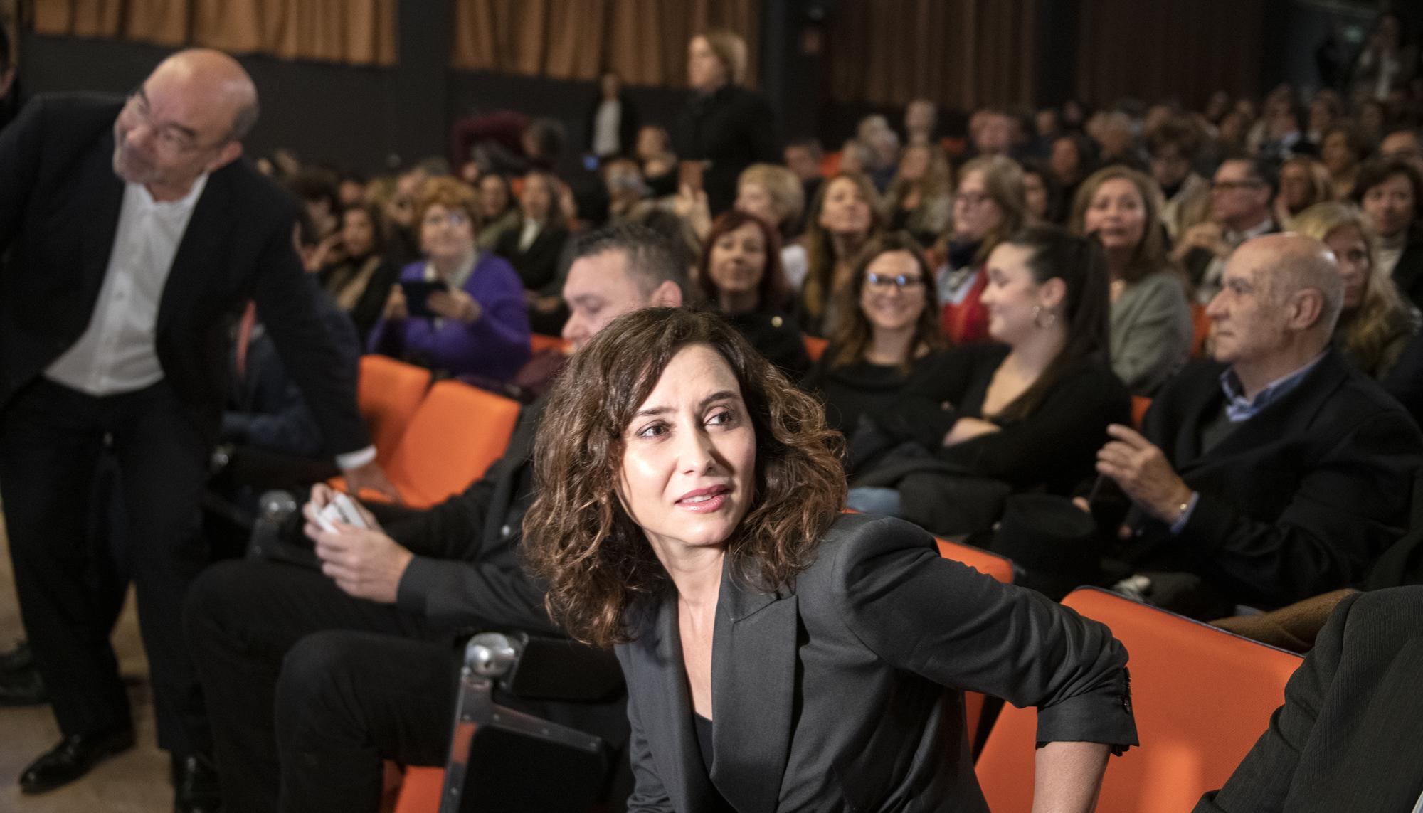 Ayuso Facultad Periodismo - 3