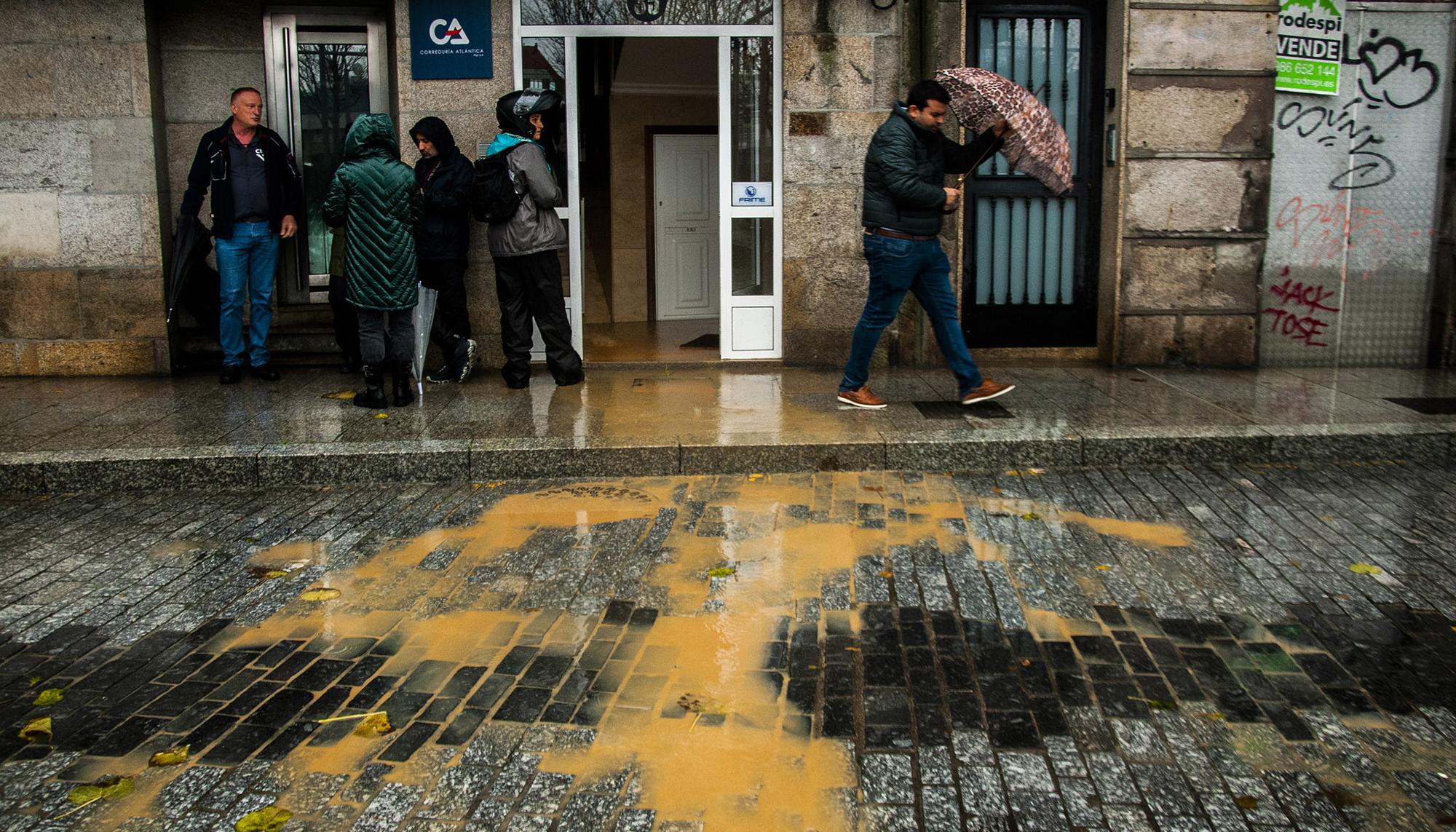 Desprendemento de terra nunha urbanización de luxo en Vigo. - 2