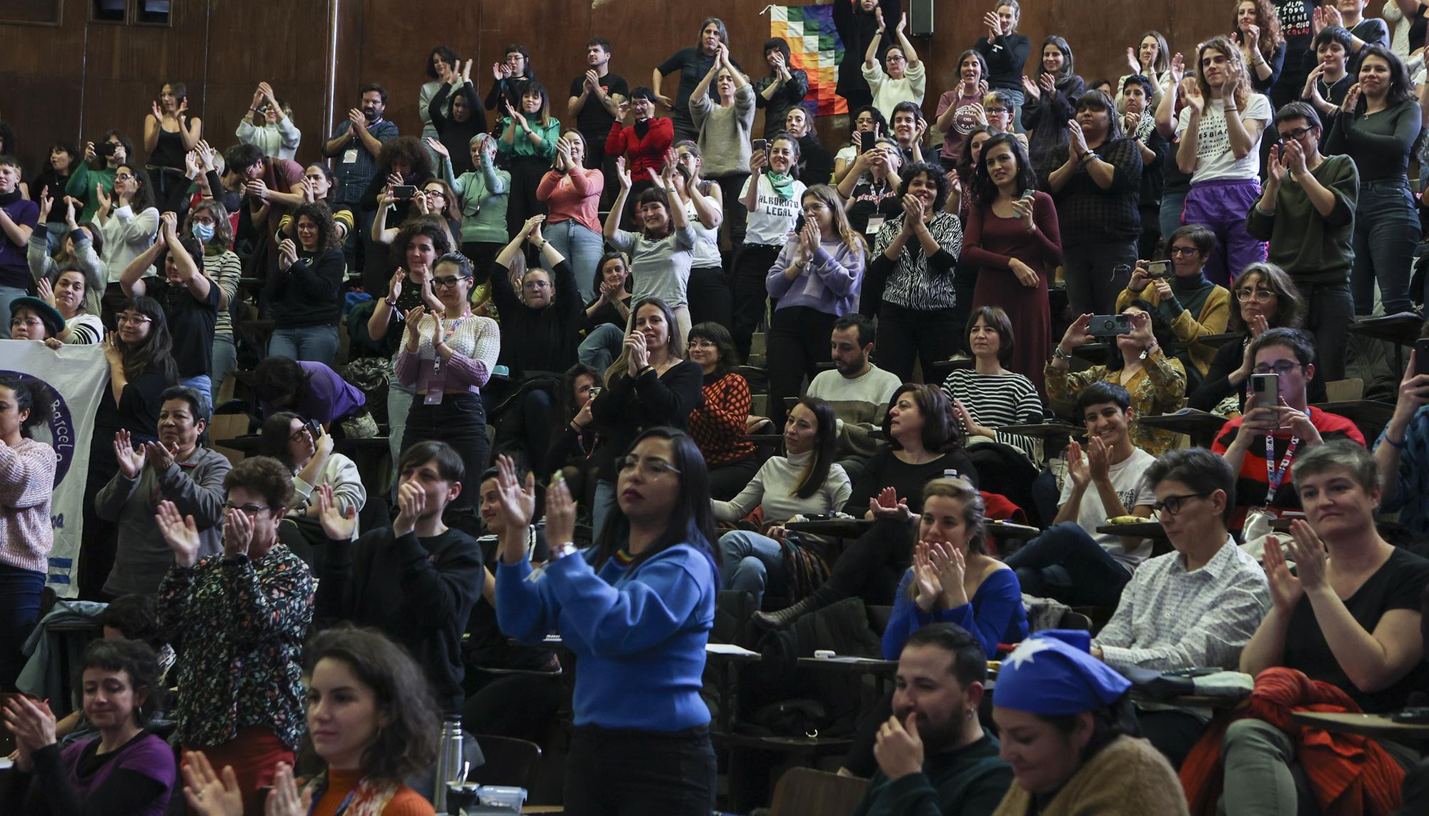 ambiente en un aula en el Encuentro Internacional Feminista
