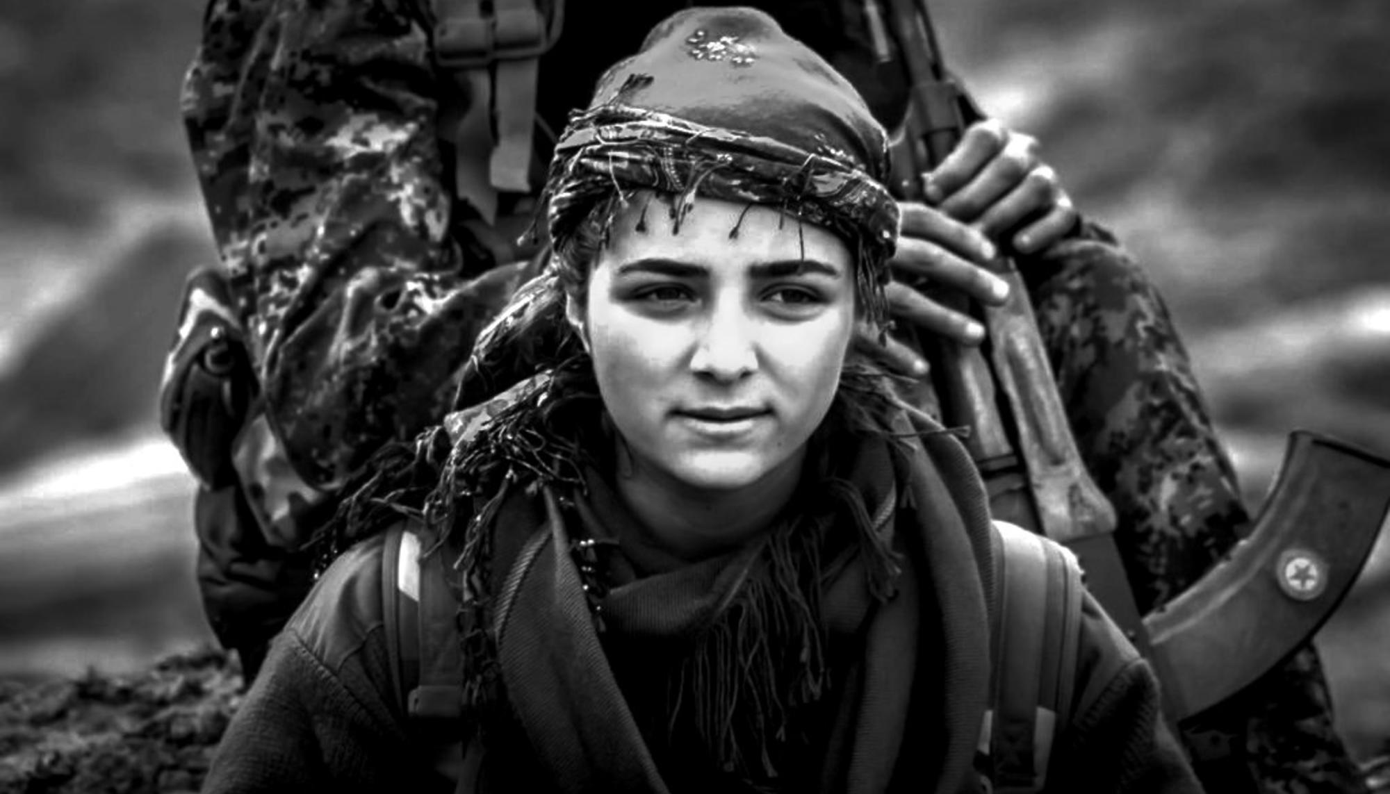 Combatiente YPJ