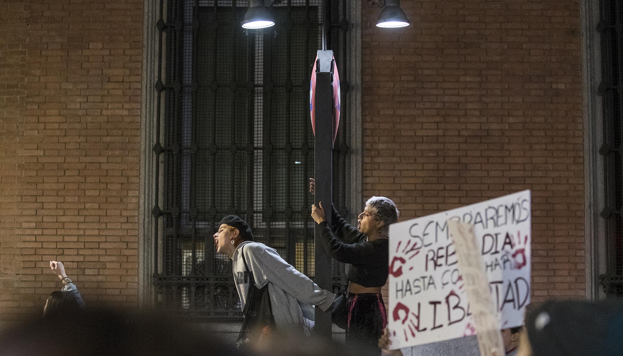 Manifestacion contra la sentencia del 'caso Manresa' en Madrid - 14