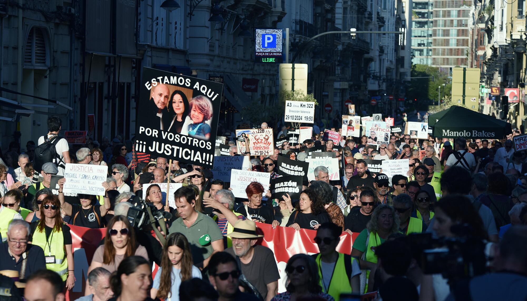 Séptima manifestación Mazón Dimisisó, dia de la huelga - 7