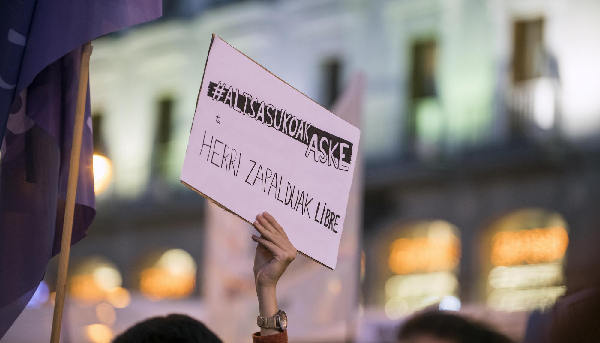 Concentración en la Puerta del Sol de Madrid en apoyo al pueblo catalán - 5