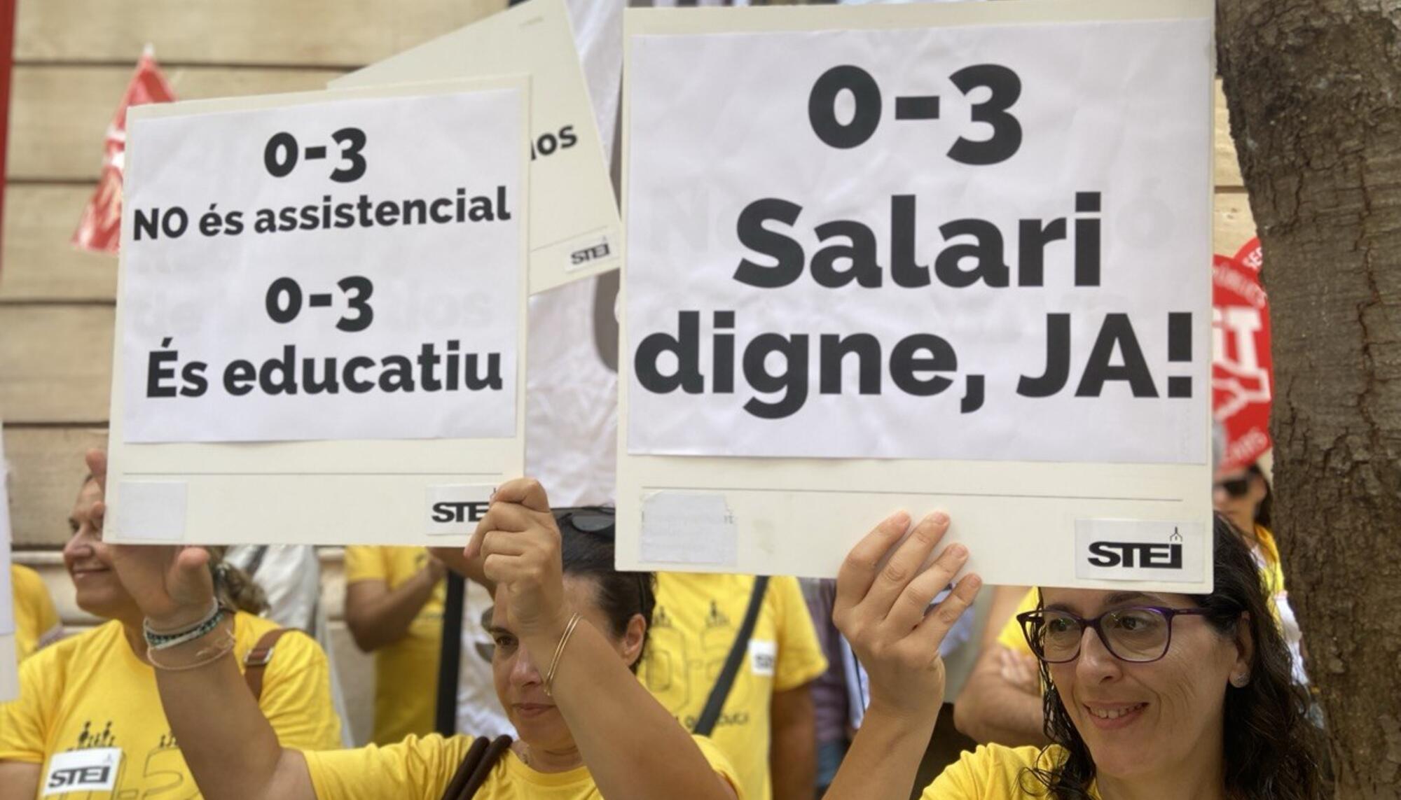 Manifestación de profesoras de educación infantil en Baleares