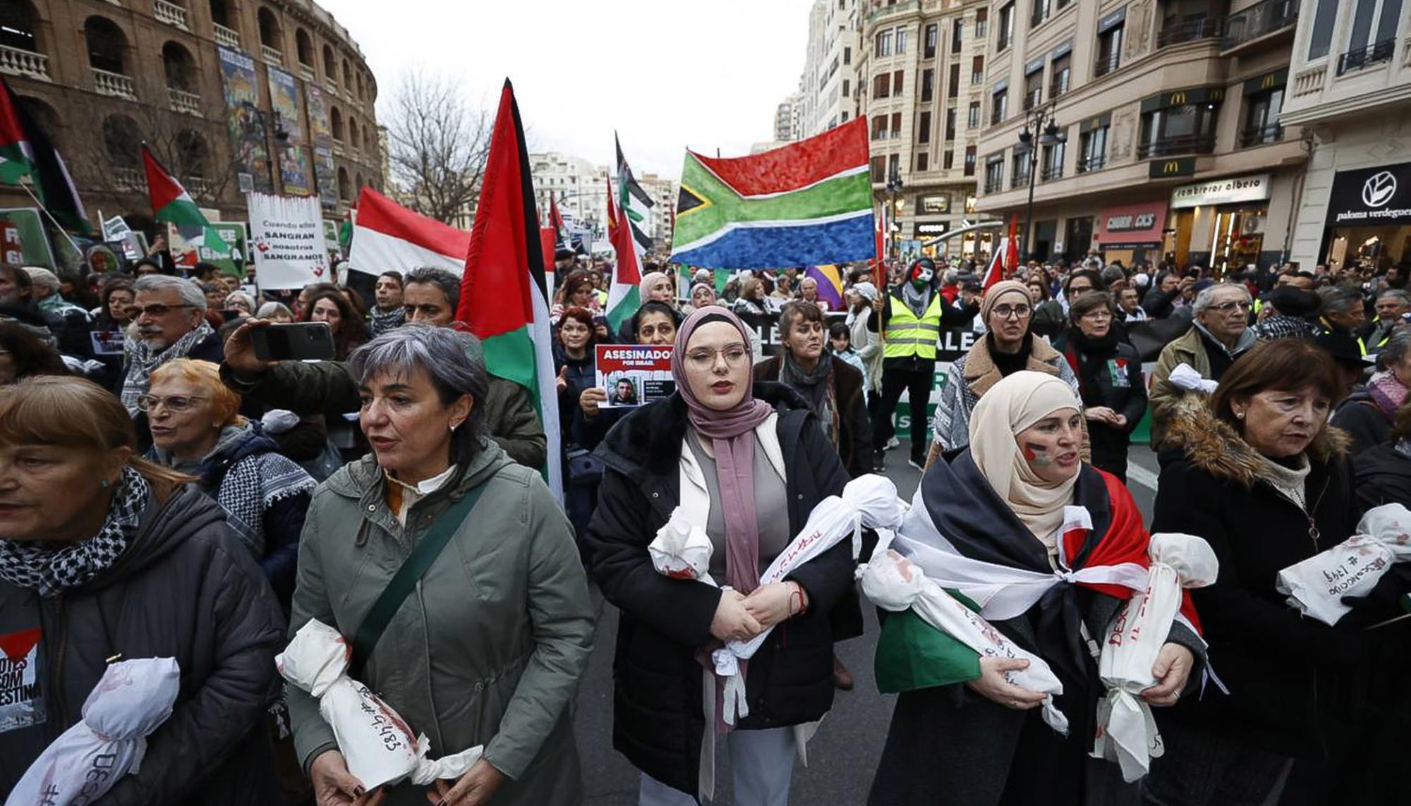 Manifestación en Valencia contra el genocidio en Gaza y en apoyo al pueblo palestino  - 2