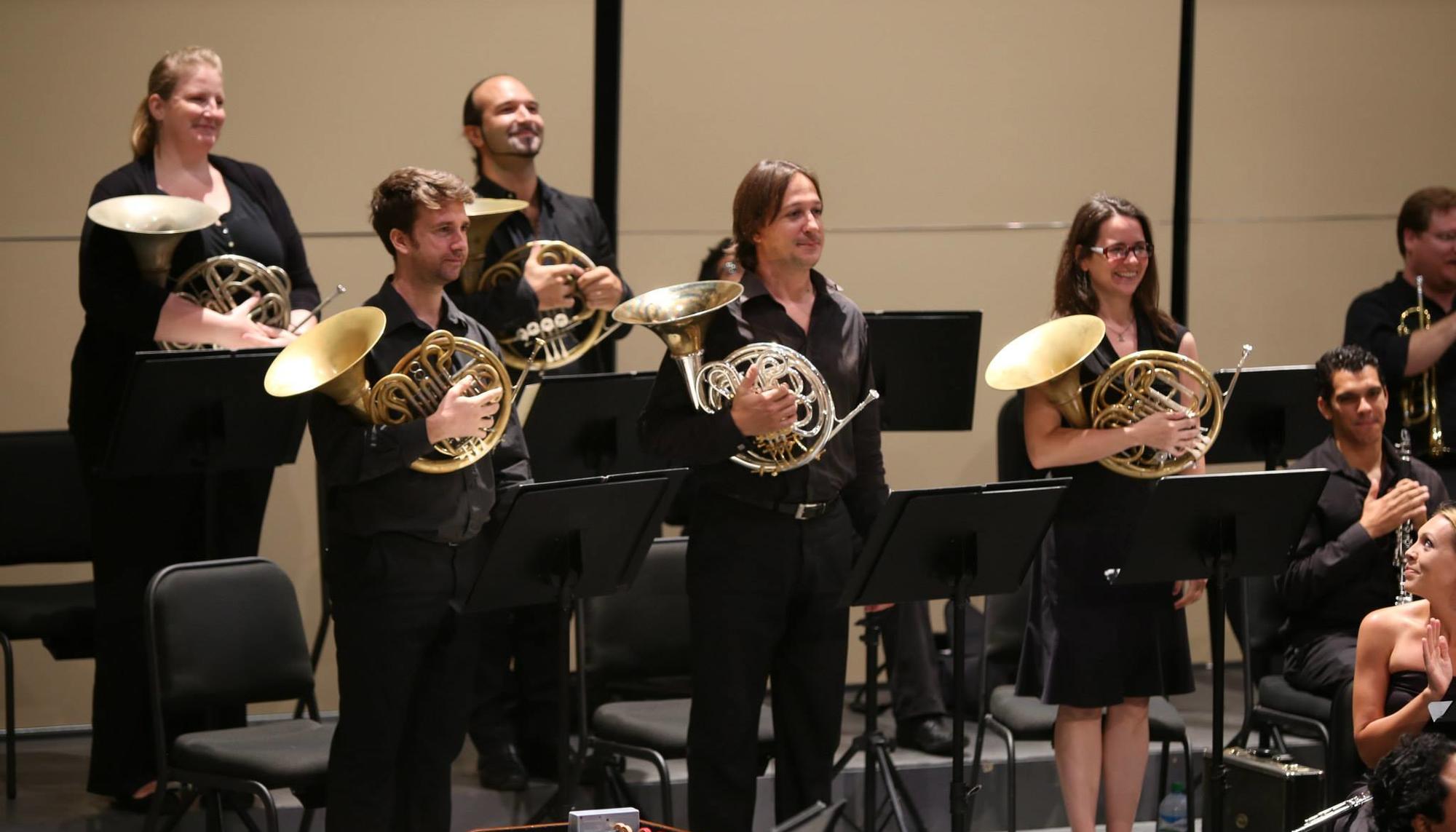Juanjo Pastor (centro) durante un concierto de la Orquesta Sinfónica de Yucatán (OSY)