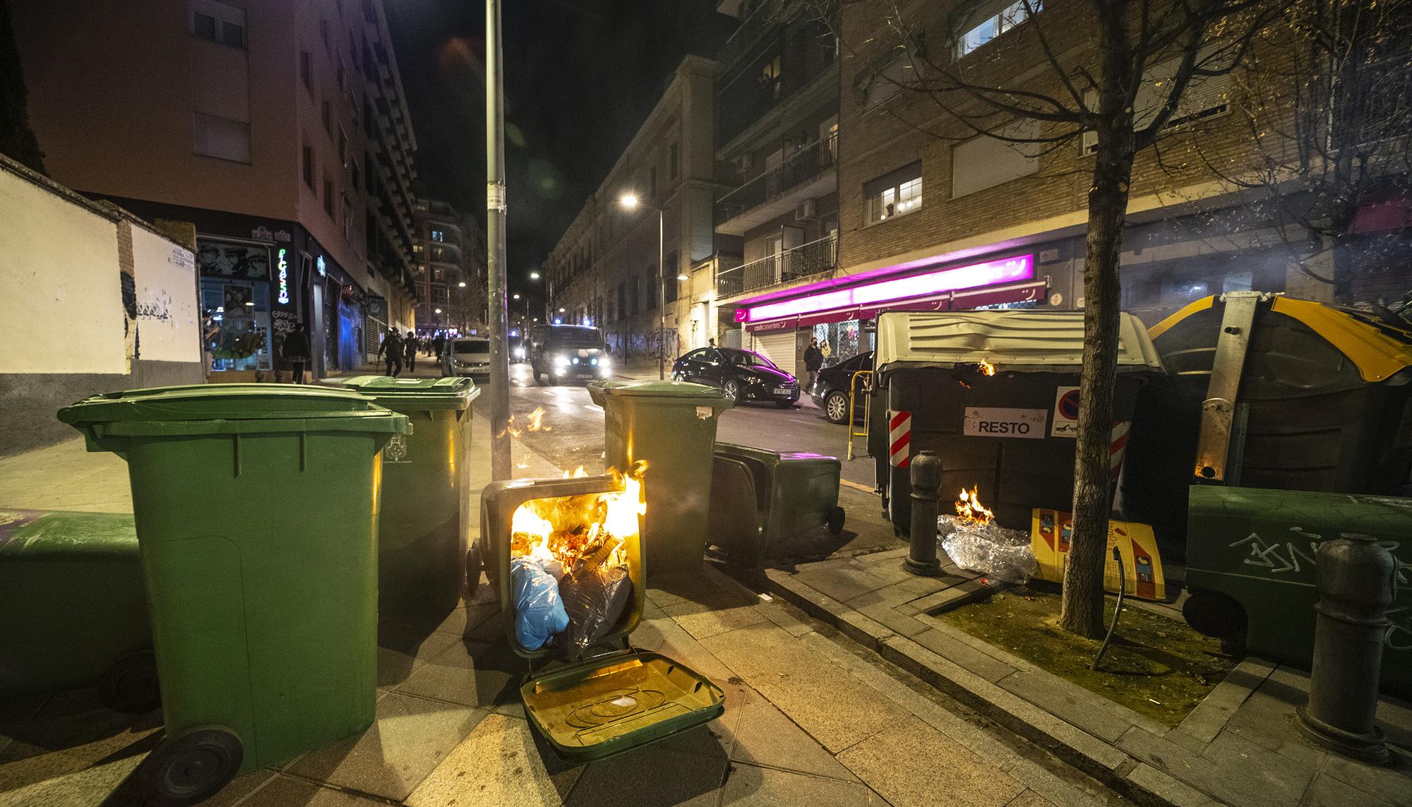 Barricadas en la manifestación de Granada por la encarcelamiento de Pablo Hasél - 17