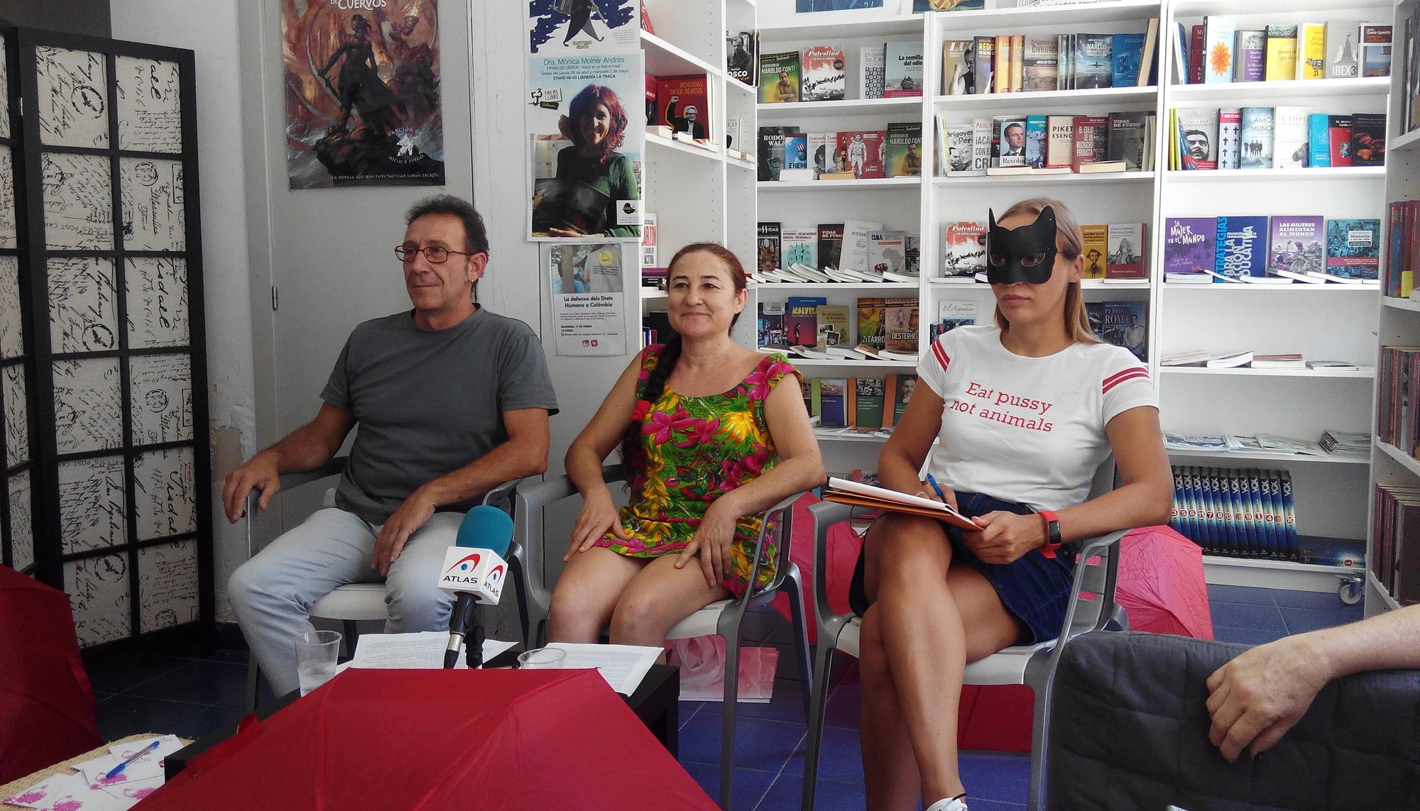Ponentes de la rueda de prensa de la asociación CATS: Nacho, Fuensanta y Vera