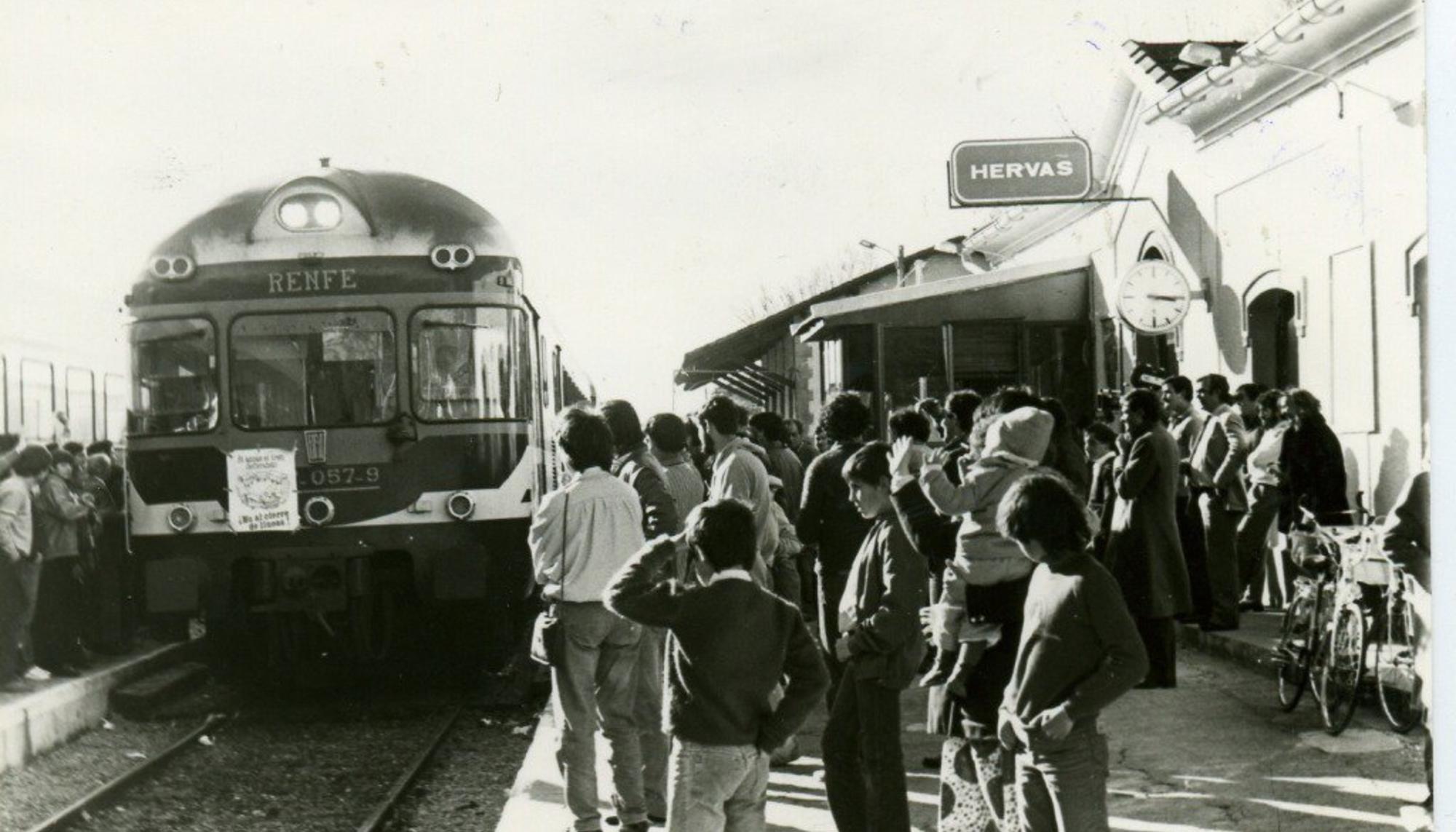 Tren ruta plata foto