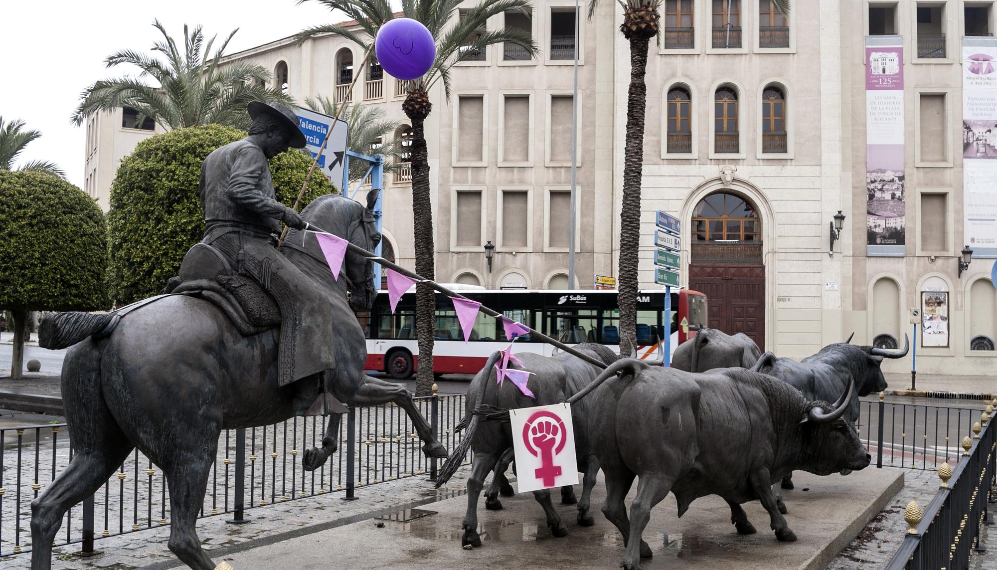 Estatua Toros Alacant 8M
