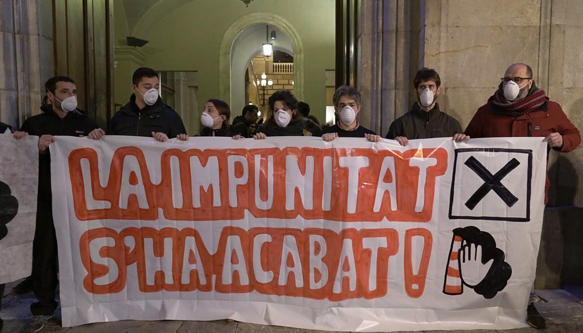 Movilización en Tarragona para exigir medidas urgentes tras la explosión en el complejo petroquímico.