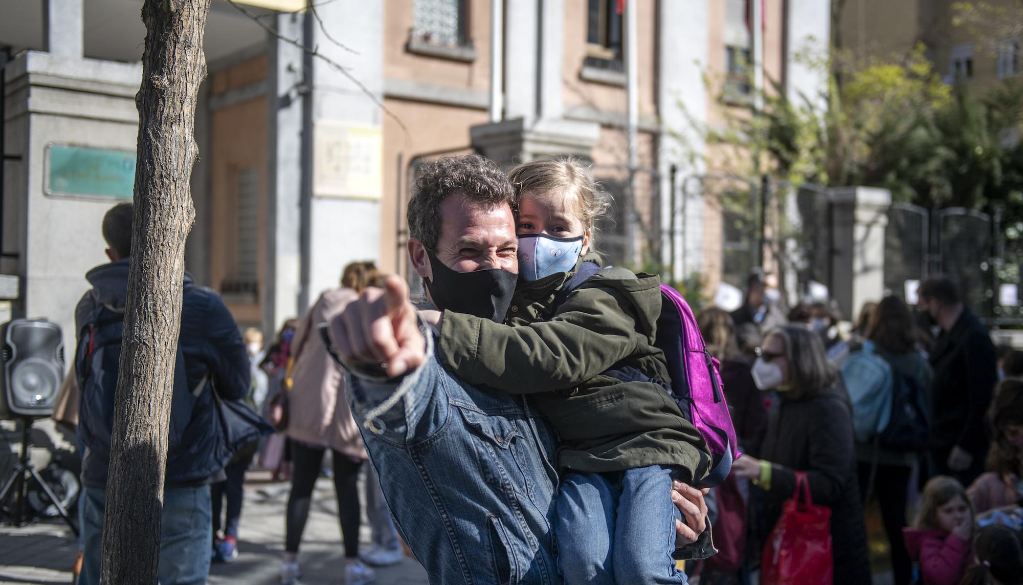 Colegios revuelta contra los coches - 2