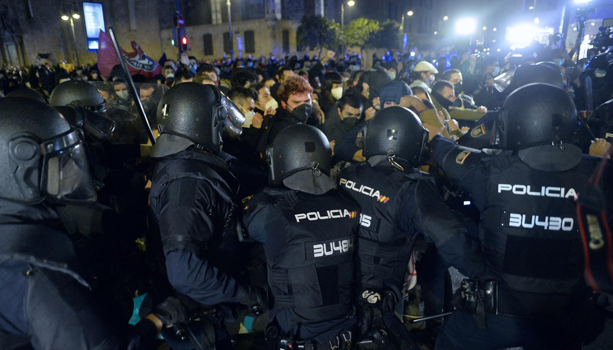 Cargas policiales València 19/02 - 5