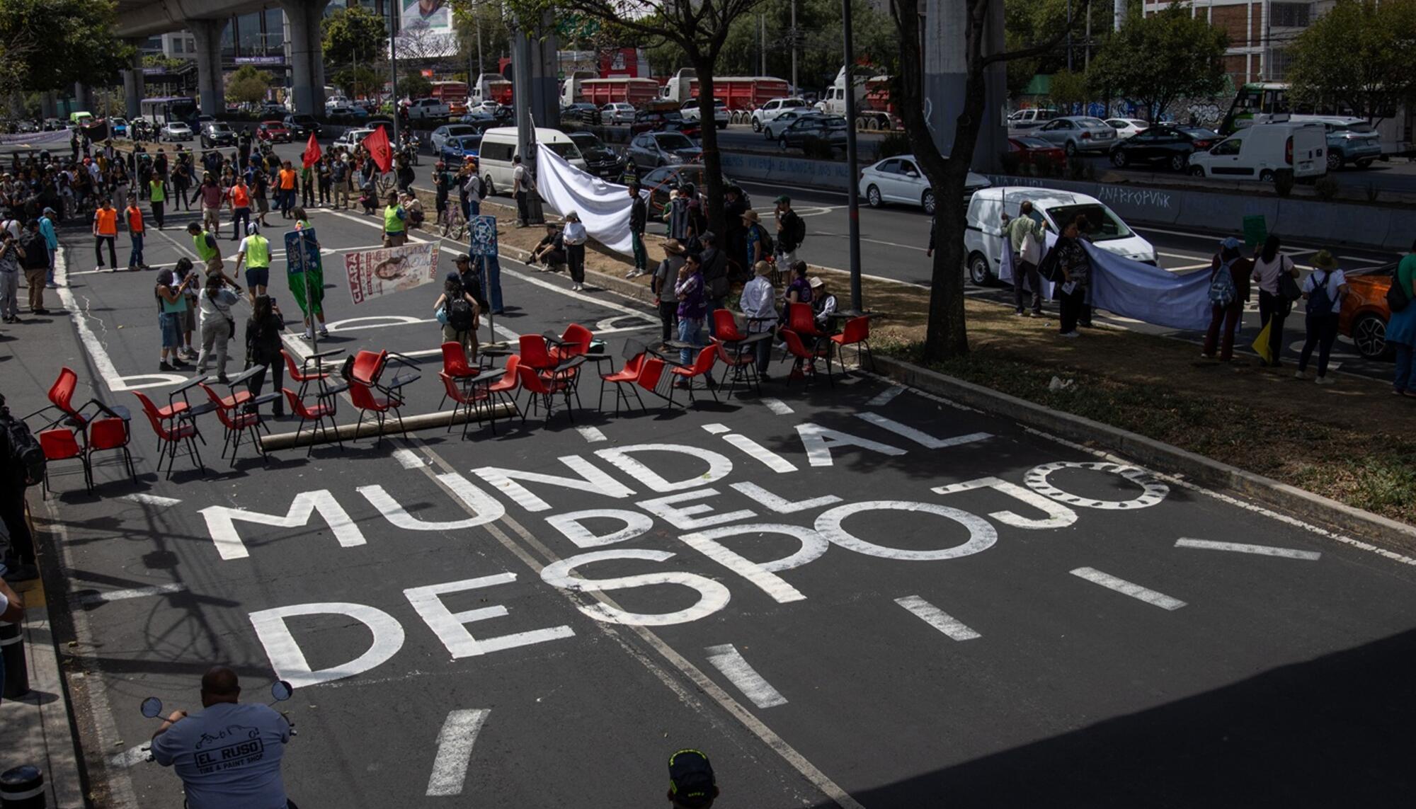 Protestas Estadio Azteca México - 9