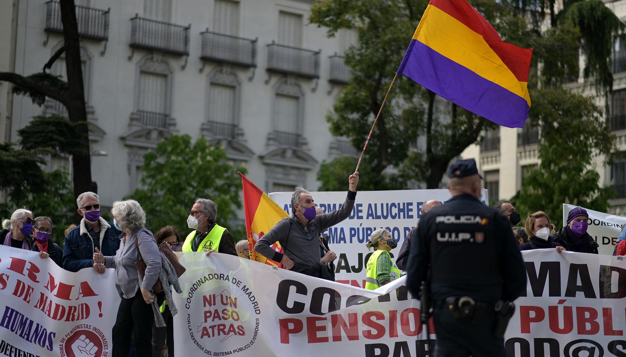 Pensionistas en el Congreso el 14 de abril república - 7