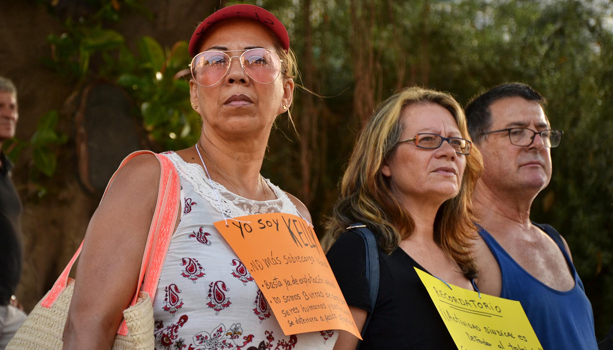 Concentración Cadenas contra la Precariedad en Benidorm