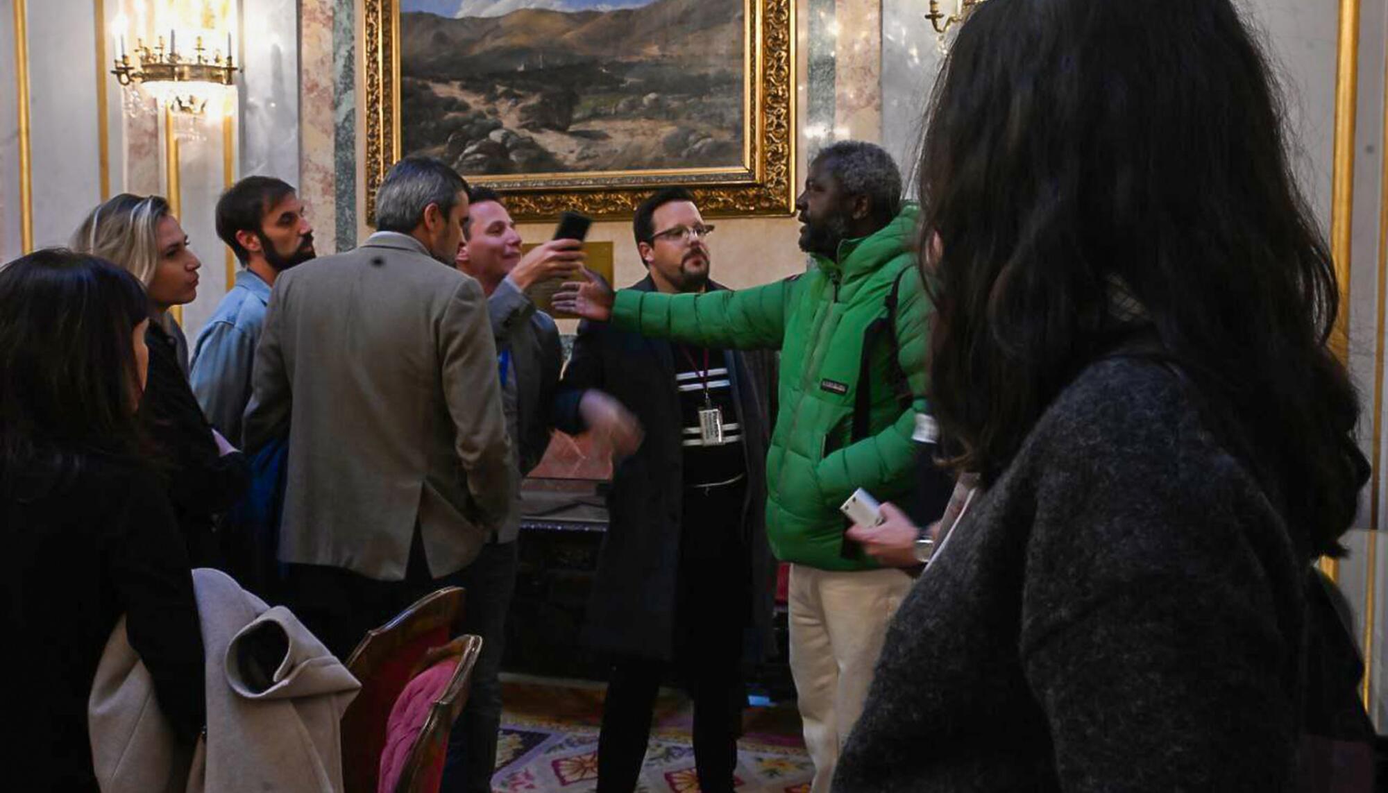 Bertrand Ndongo discusion periodistas 