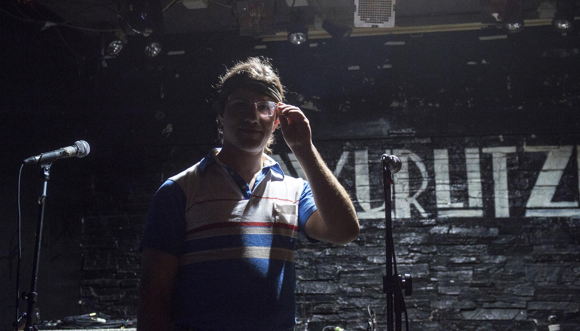 Joey DeGeorge, saxofonista de Downtown Boys, en la sala Wurlitzer Ballroom de Madrid