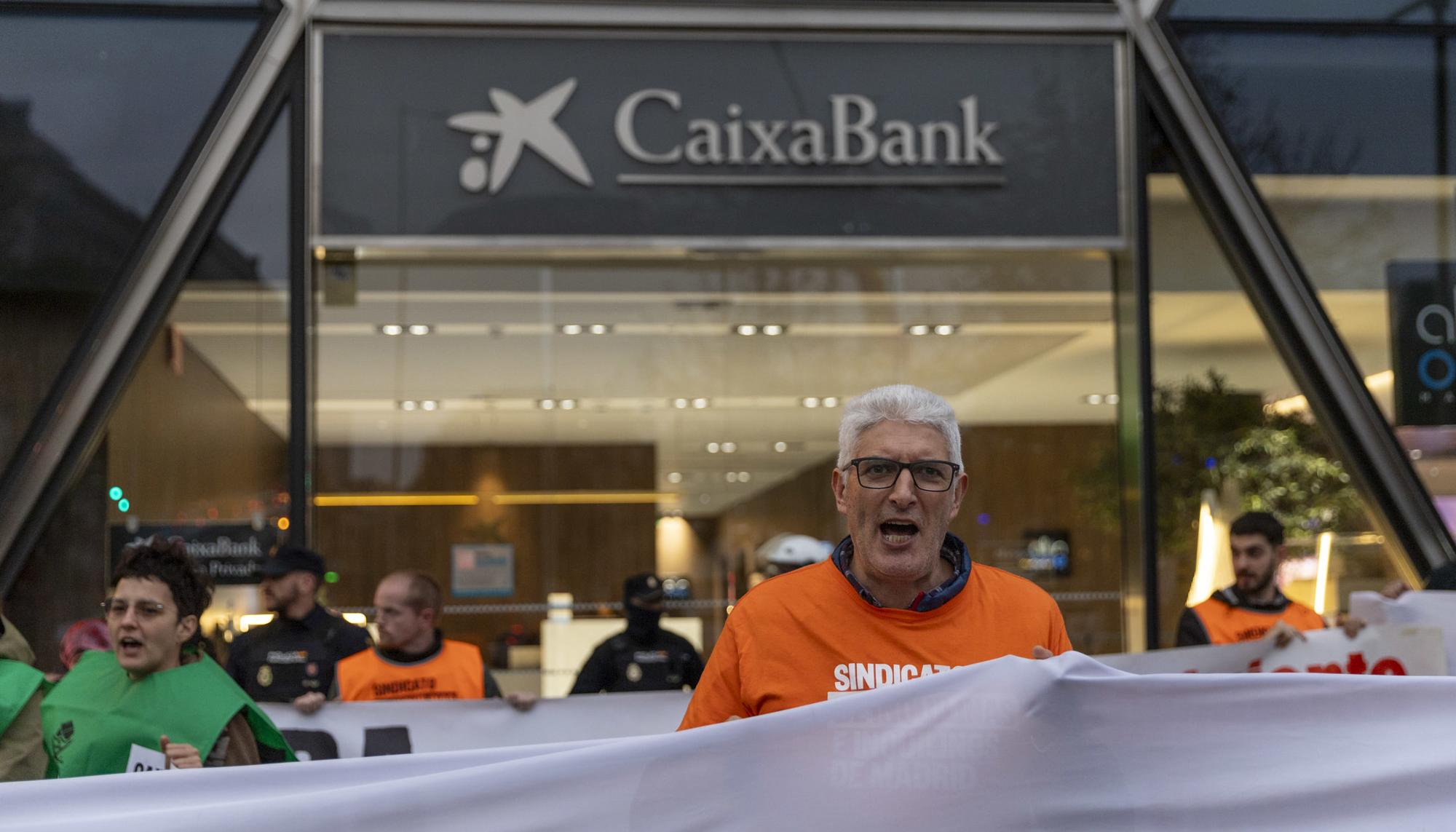 Acción Caixabank Desahucios Llerena Canica - 12